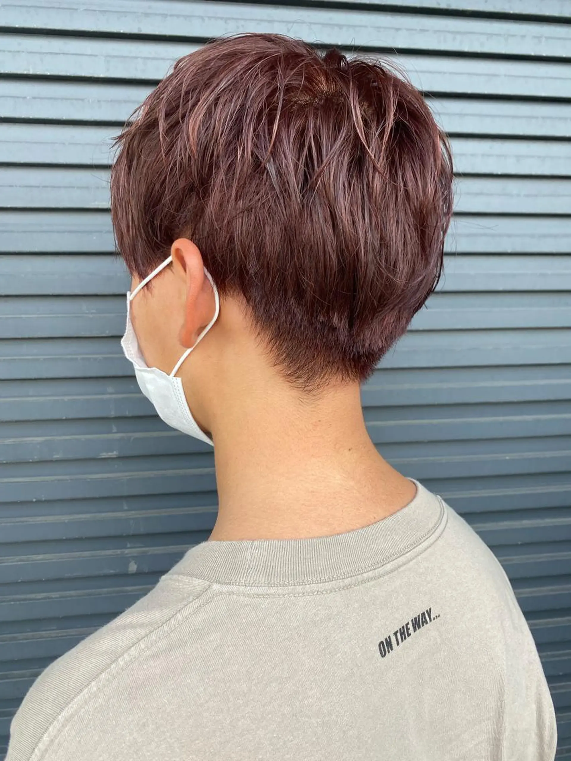 カラー メンズ ブラウンカラー レッドカラー ヘアカラー NATURAL MOMOMIのヘアスタイル