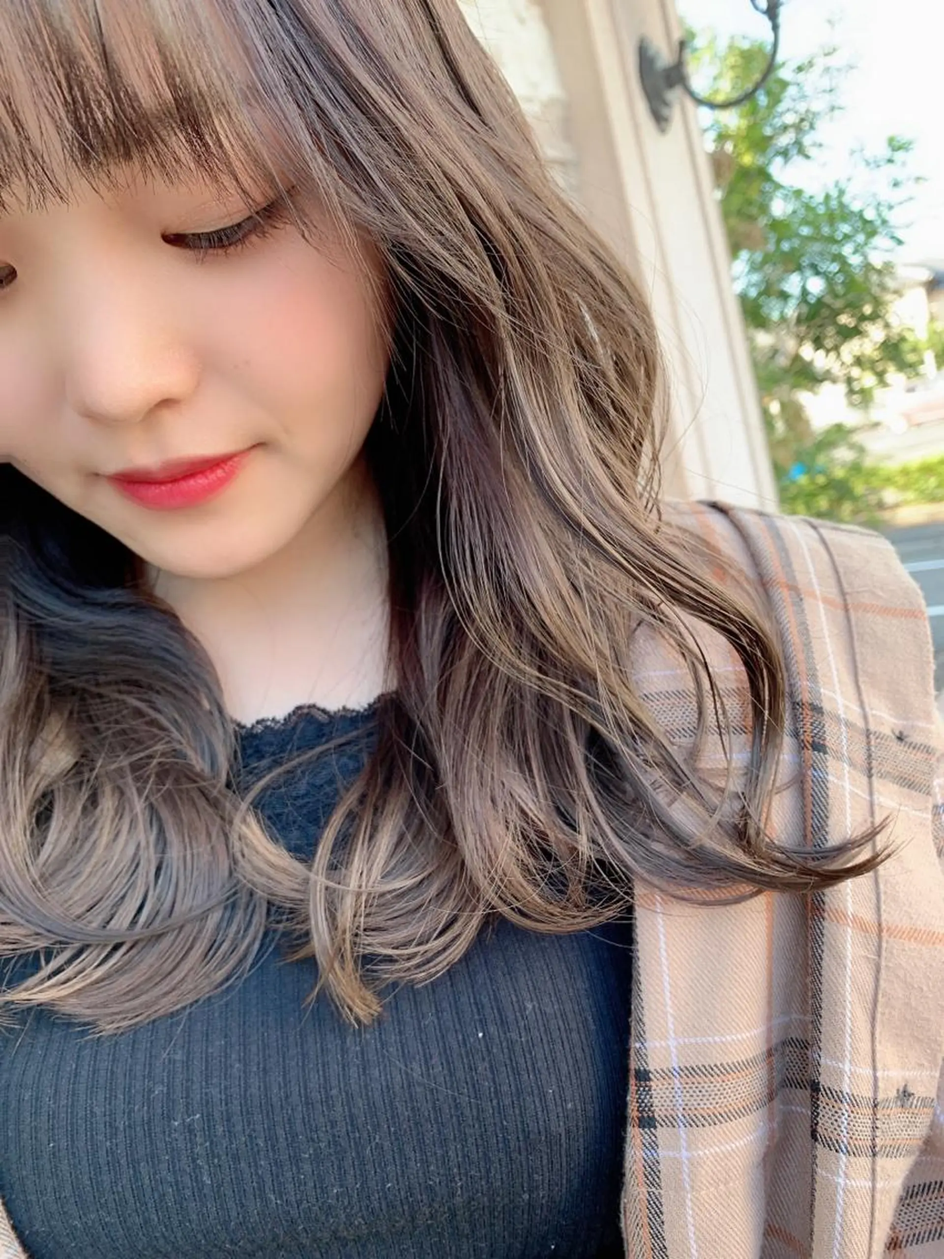 セミロング 保野加/トレンドボブ 透明感爆発カラーのヘアスタイル