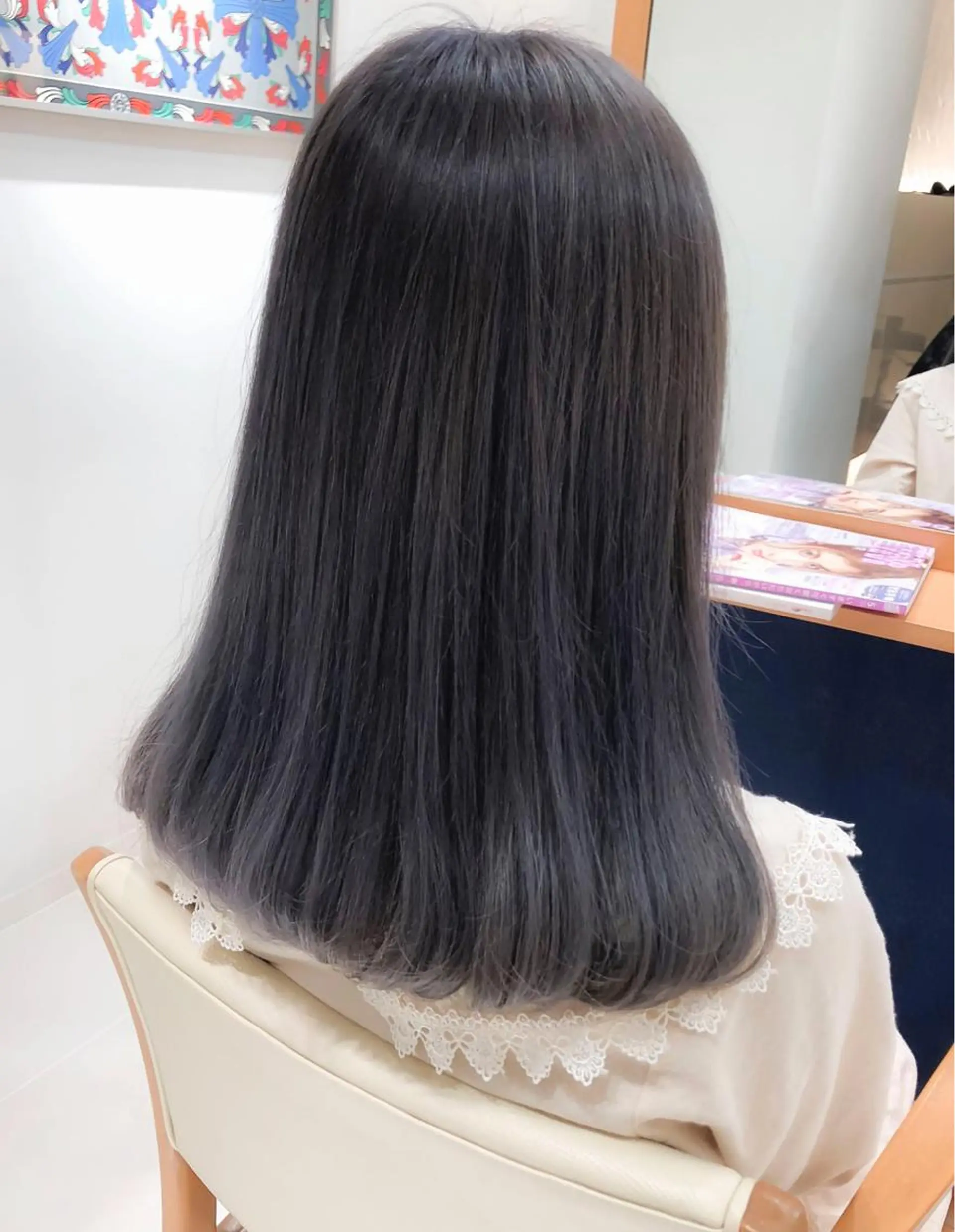 セミロング カラー グレージュ ラベンダーカラー ラベンダーグレージュ ラベンダーグレー ヘアカラー トリートメント Days 透明感カラーのヘアスタイル