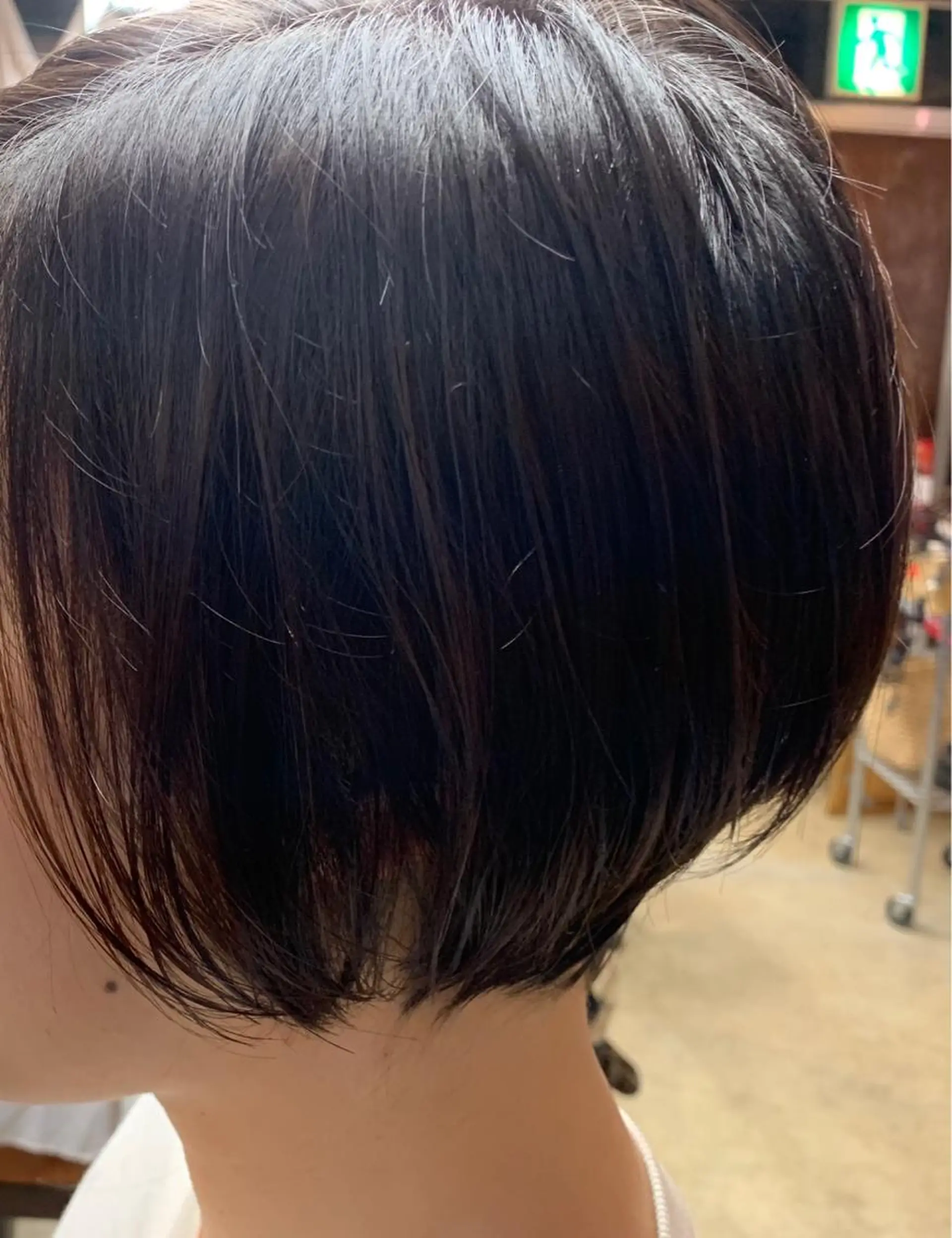 ショート 相田 優子のヘアスタイル