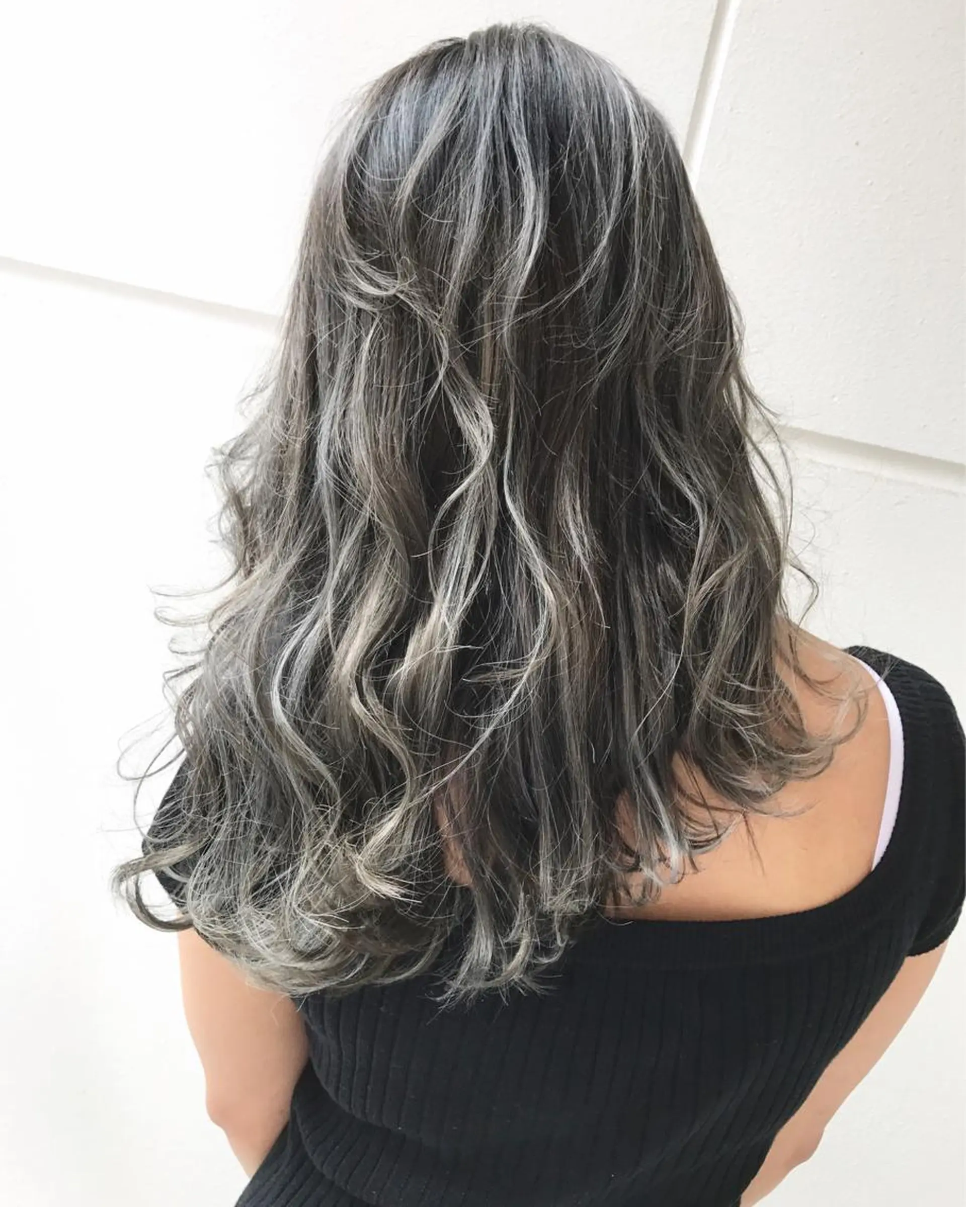 セミロング カラー ヘアアレンジ ヘアカラー トリートメント 縮毛矯正 髪質改善寺坂雄飛💐のヘアスタイル