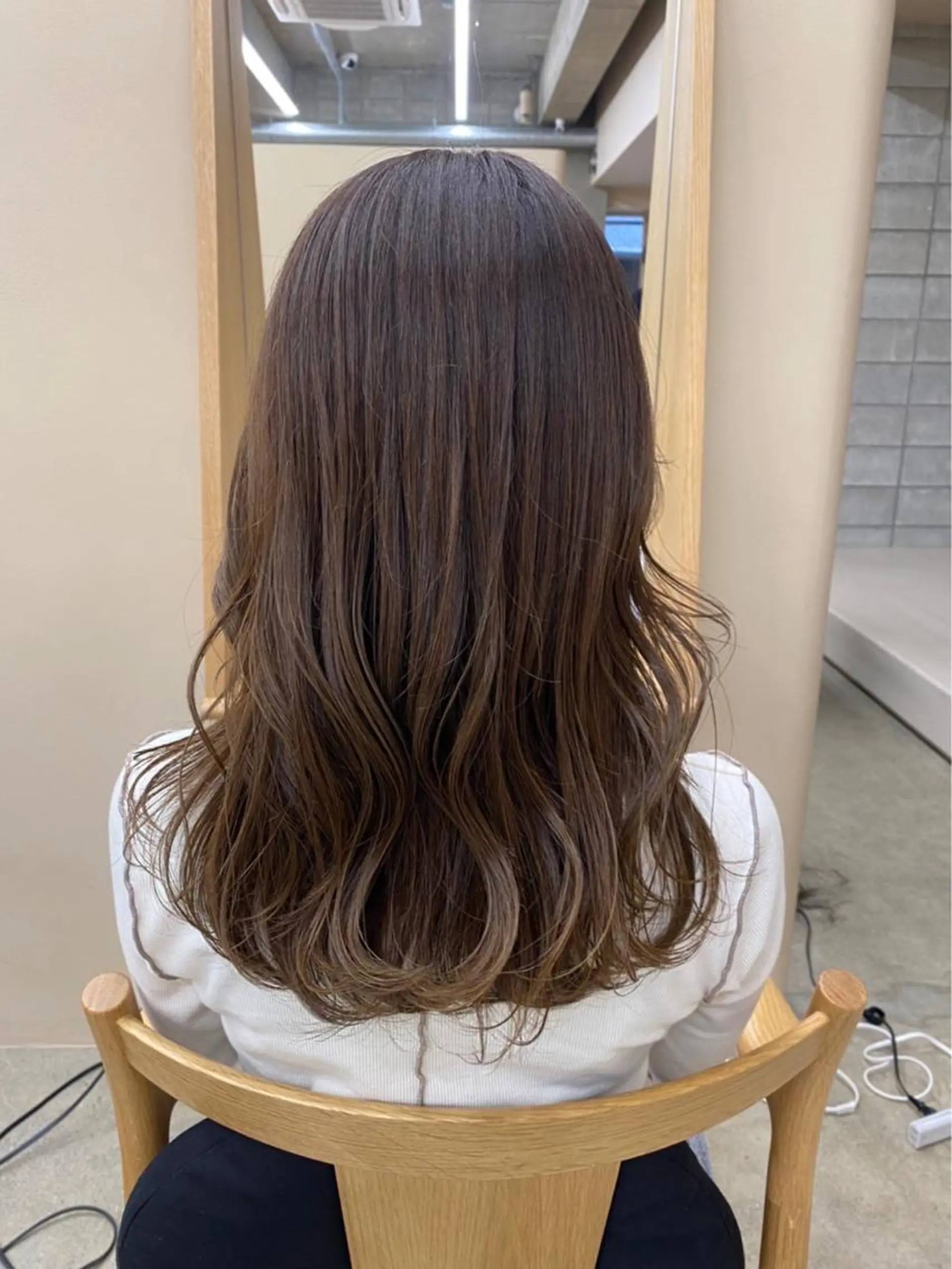 カラー kento レイヤーカットのヘアスタイル