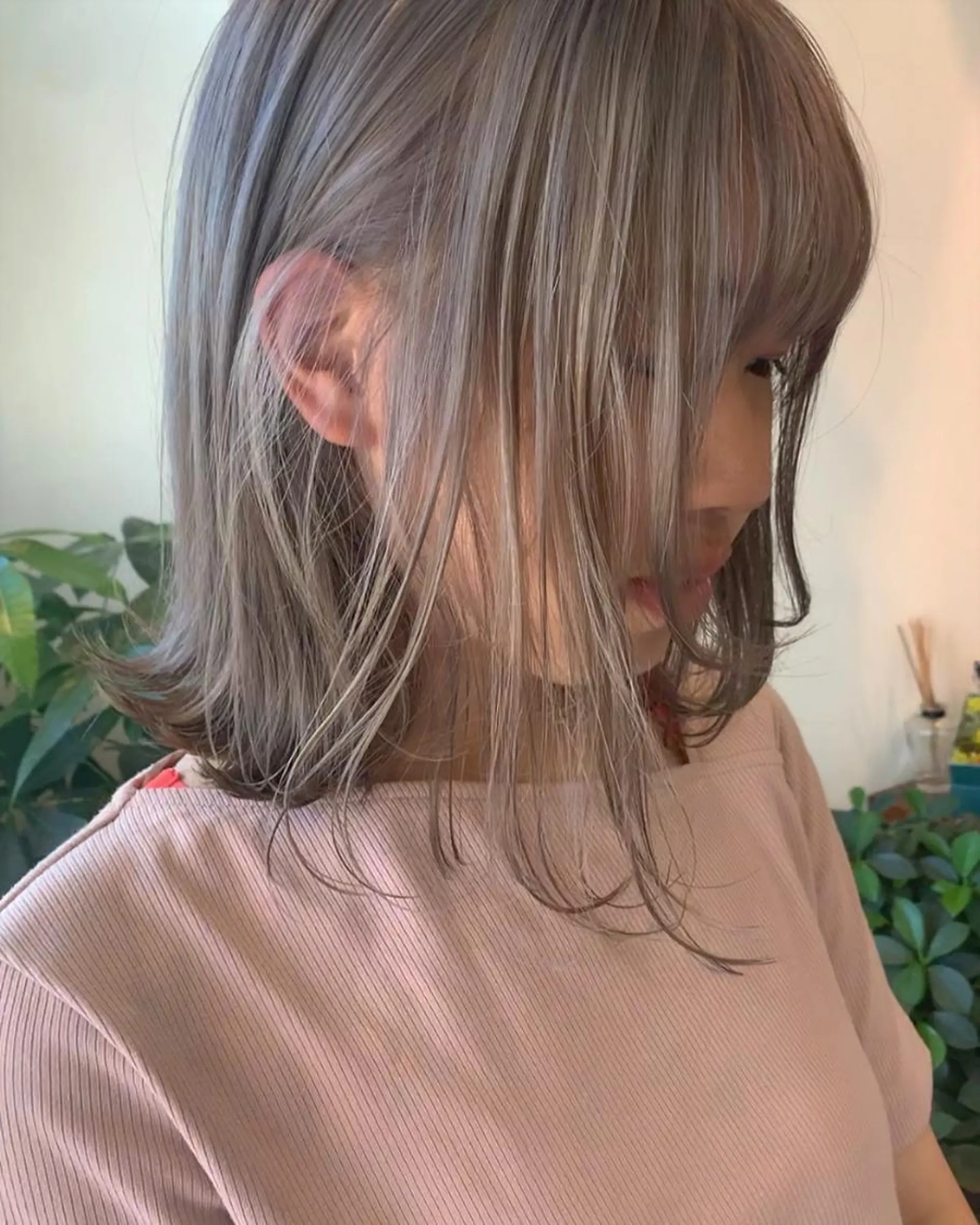 ミディアム カラー ブリーチ グレージュ ミルクティーグレージュ ヘアカラー 中目黒🌼 🌼ハナのヘアスタイル