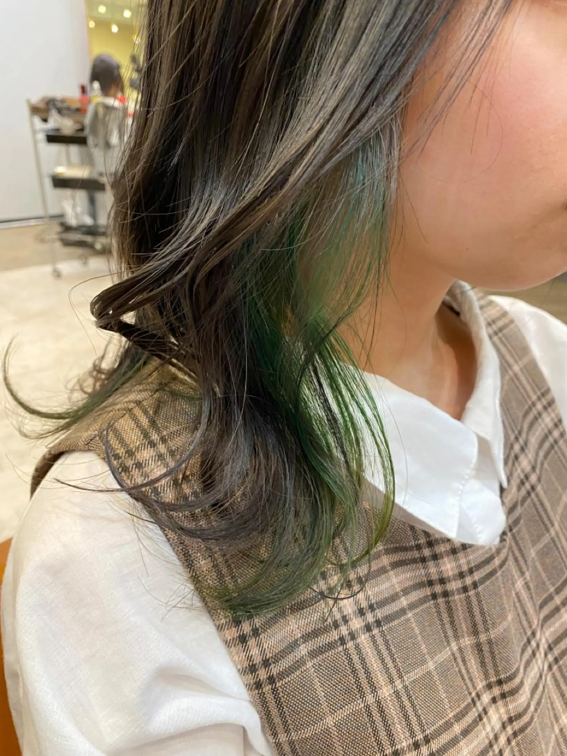 セミロング カラー 菅 樹希弥のヘアスタイル