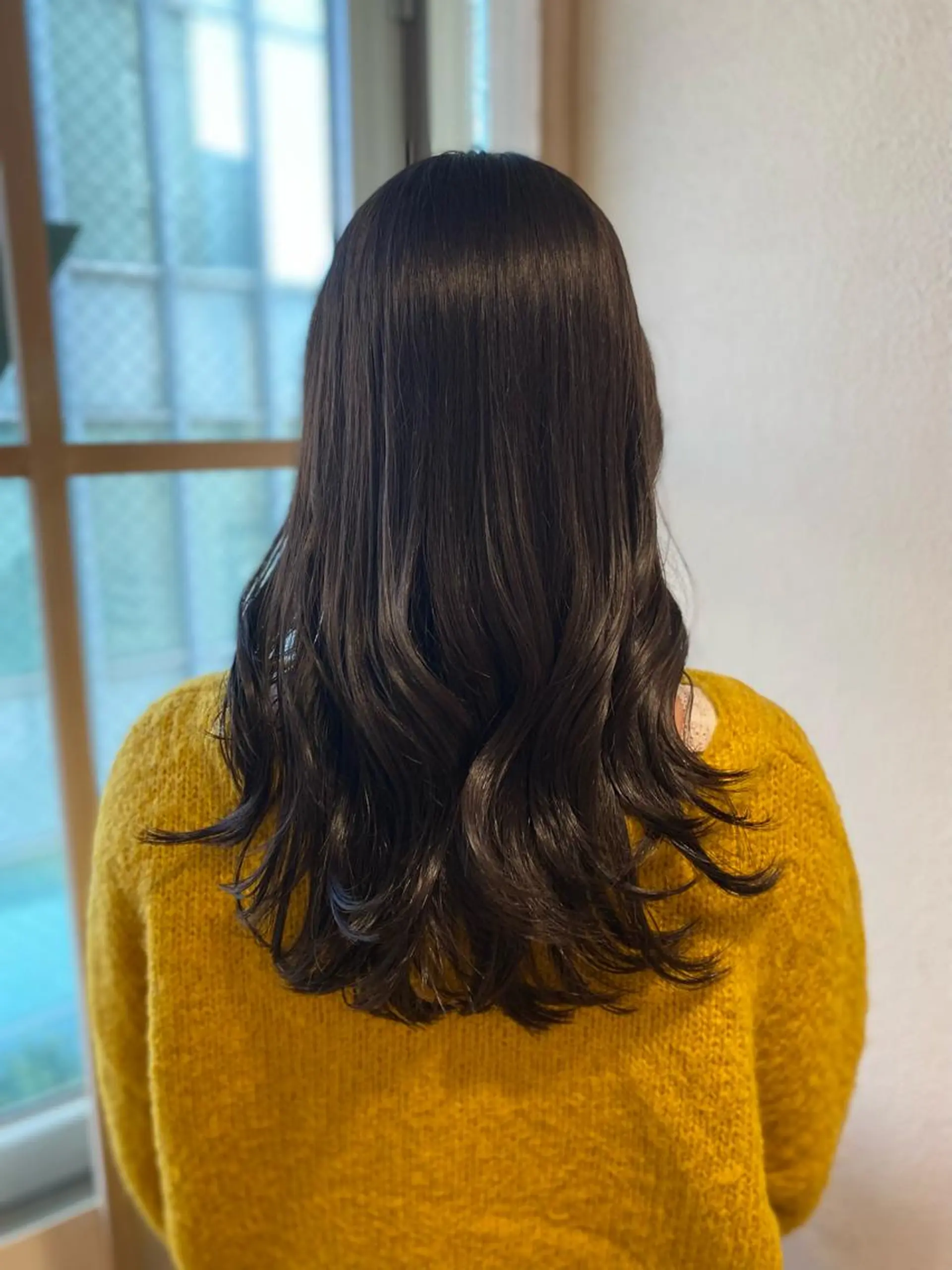 ミディアム カラー ミディアムレイヤー グレージュ レイヤーカット 顔周り/くびれヘア 韓国ヘア💕風間るなのヘアスタイル