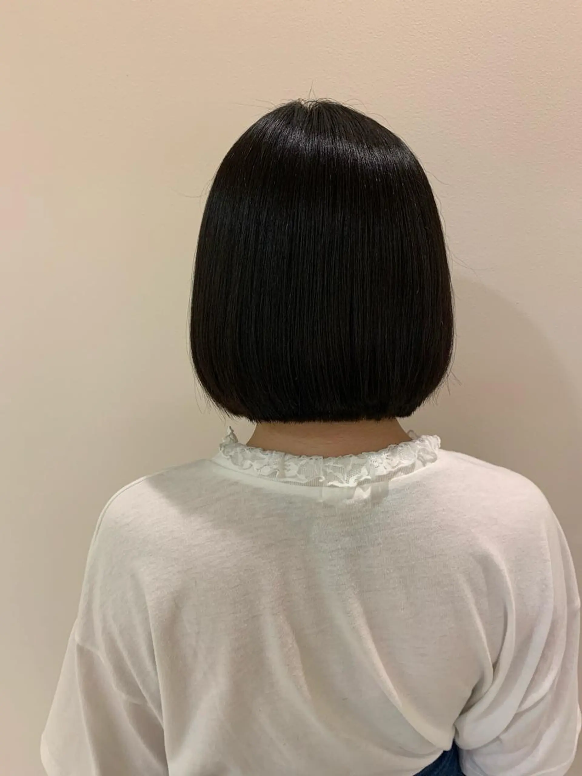 ショート パーマ 縮毛矯正 顔まわりカット✄ ベージュカラー🧸のヘアスタイル