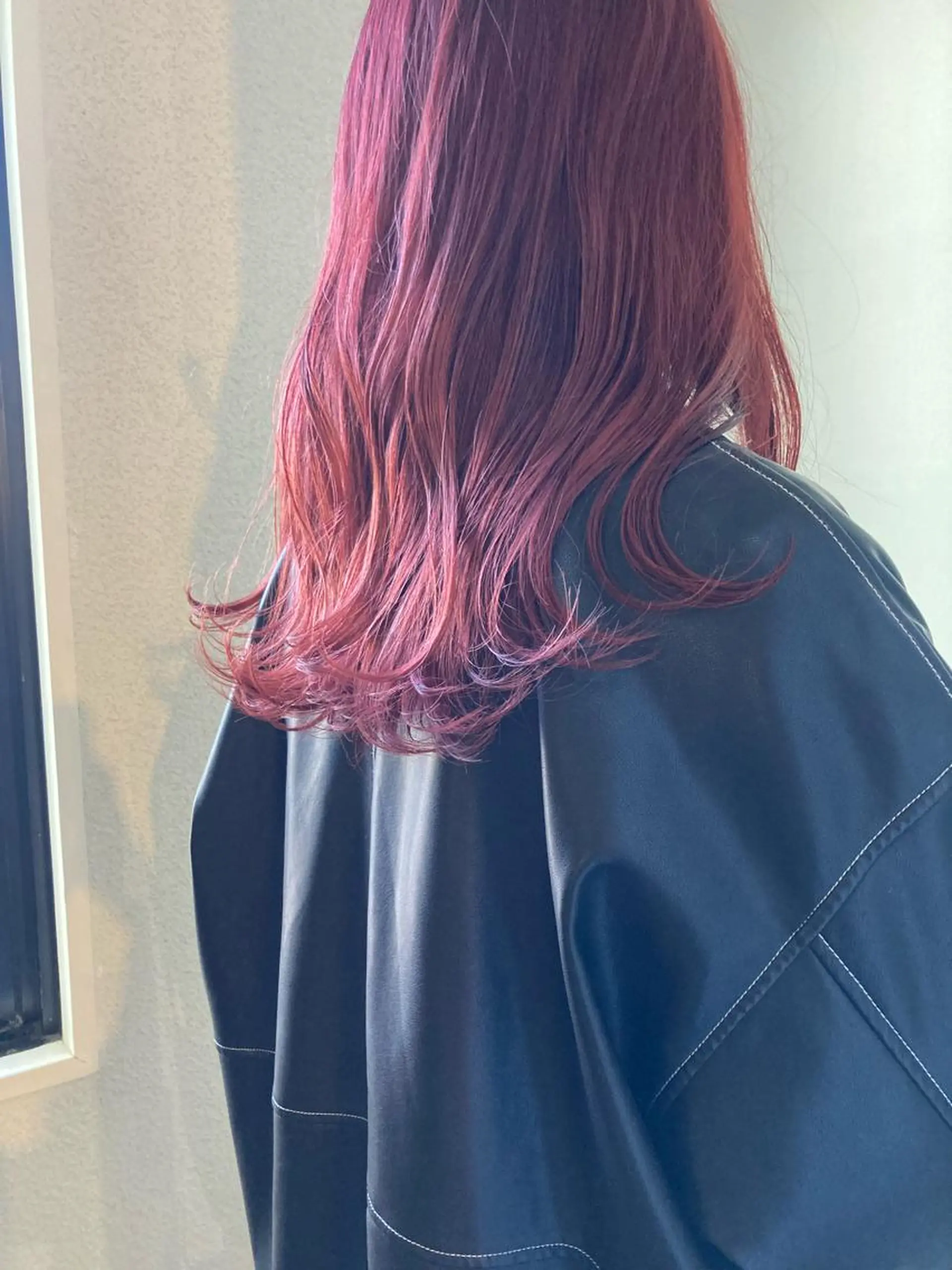 ロング カラー カシス ピンクカラー カット ヘアカラー トリートメント 小木曽智美 /ボブ/ショートのヘアスタイル