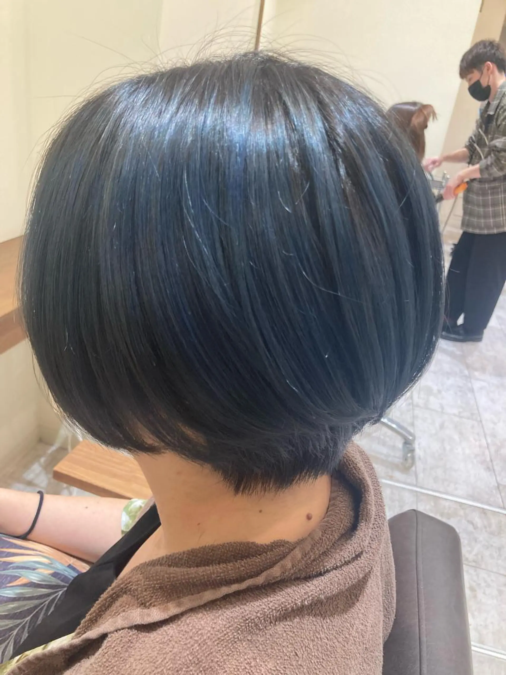 ショート カラー ブリーチ ブルーカラー Yamamoto 半個室美容室zinaのヘアスタイル