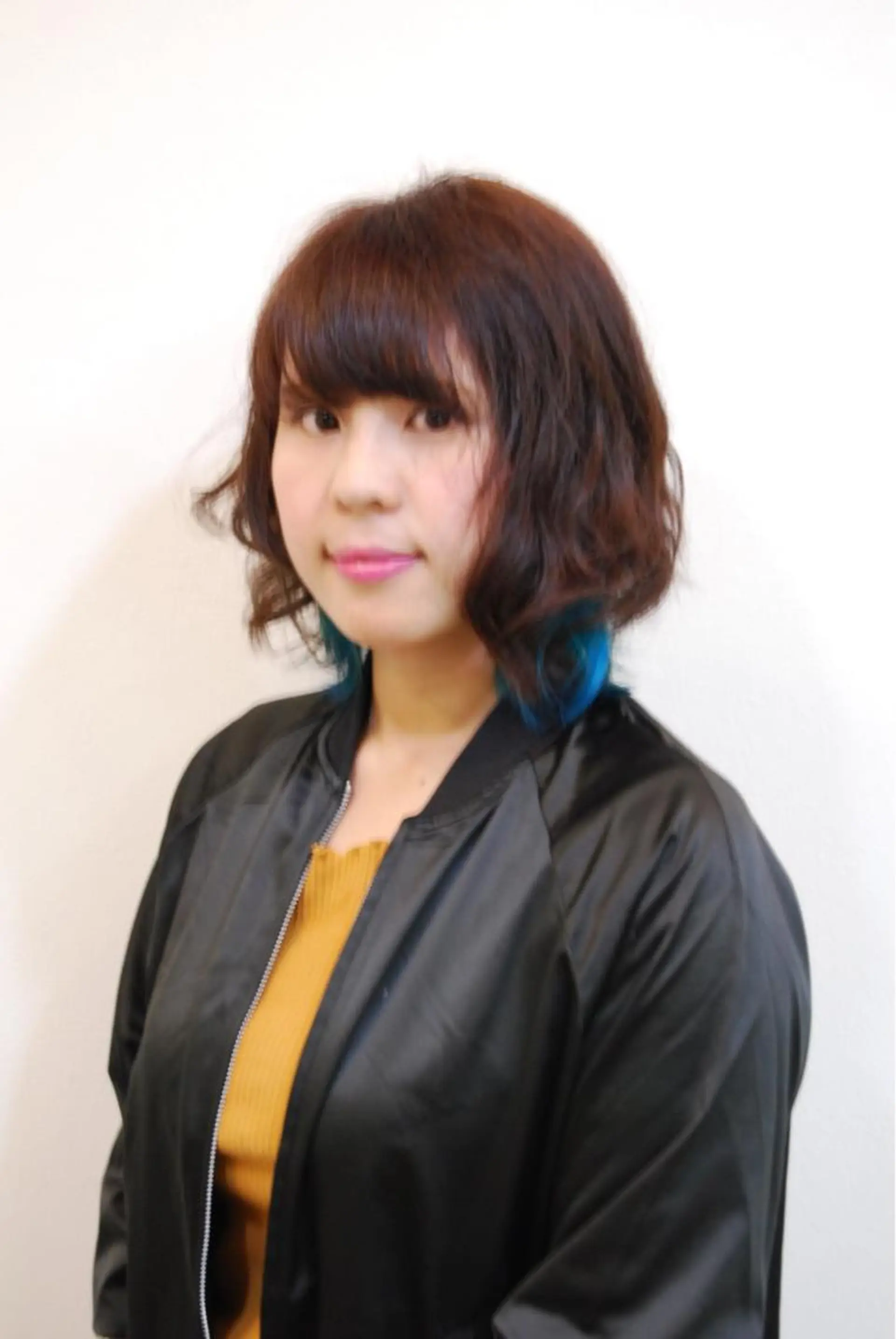 ショート カラー ブリーチ インナーカラー ボブ 鈴木 健太のヘアスタイル