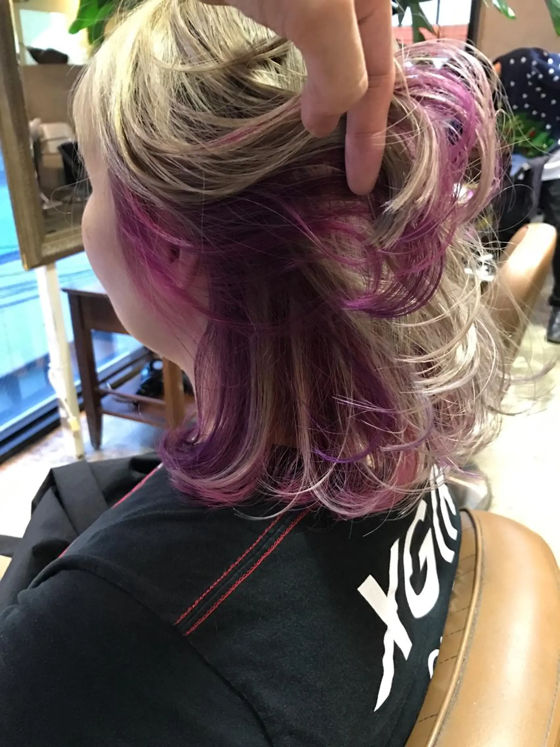 ミディアム カラー パーマ ヘアアレンジ メンズ キッズ ネイル マツエク・マツパ メンズインナーカラー ダブルカラー インナーカラー ピンクカラー パープルカラー サロンドミルク 原宿のヘアスタイル