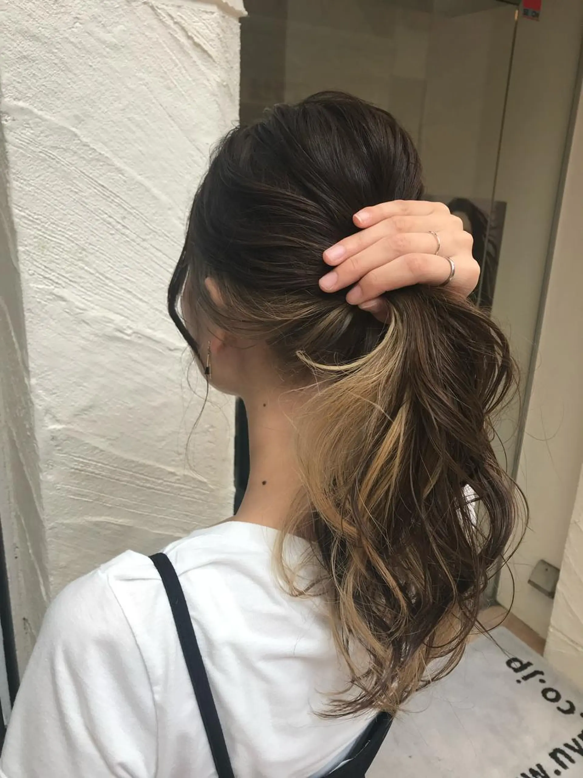 ミディアム カラー アッシュ アッシュグレー アッシュグレージュ バレイヤージュ ベージュカラー 髪質改善カラー韓国風 レイヤーtudaのヘアスタイル