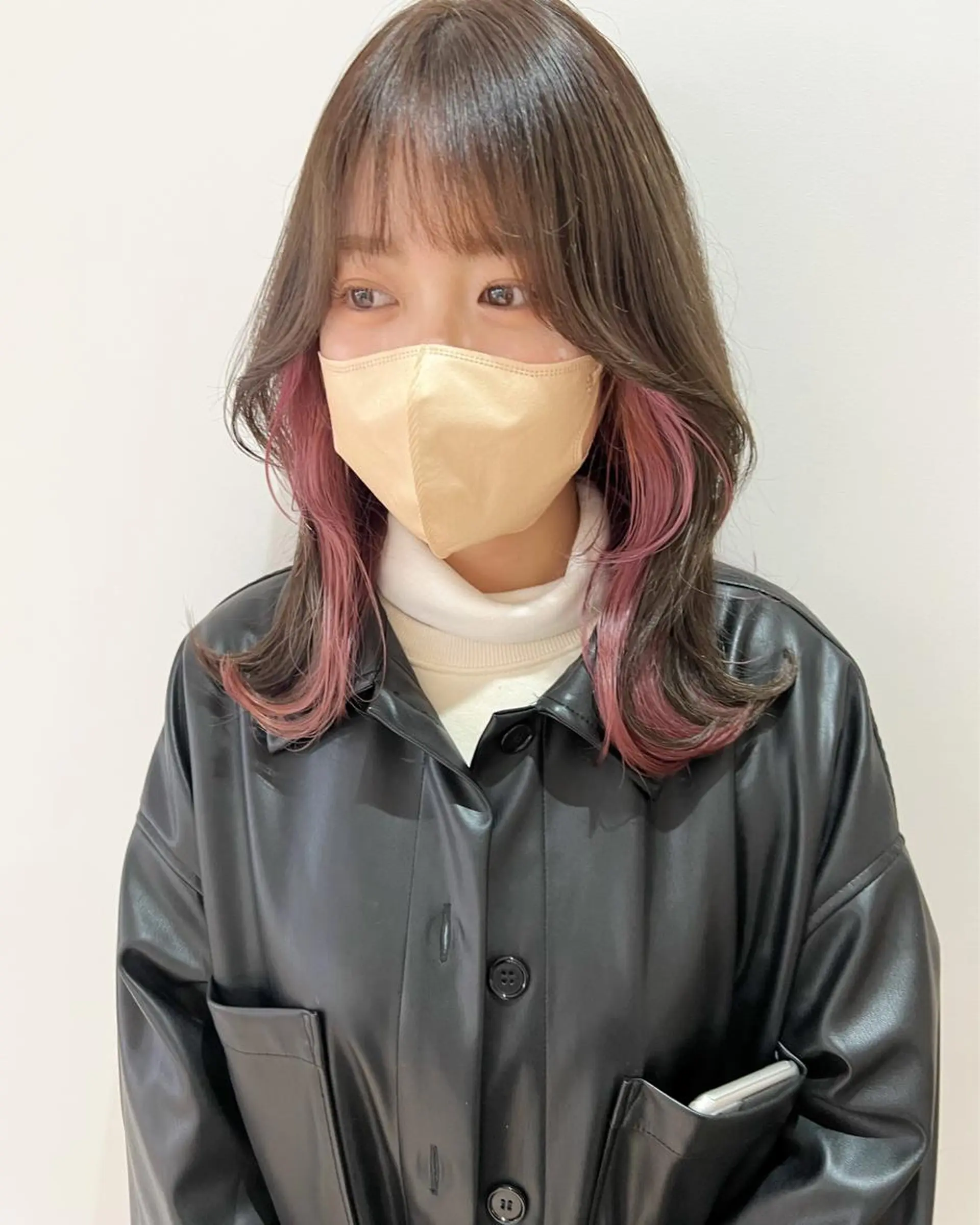 ミディアム カラー 黒髪 ブリーチ ダブルカラー インナーカラー ピンクカラー MARU パーマ/レイヤーのヘアスタイル