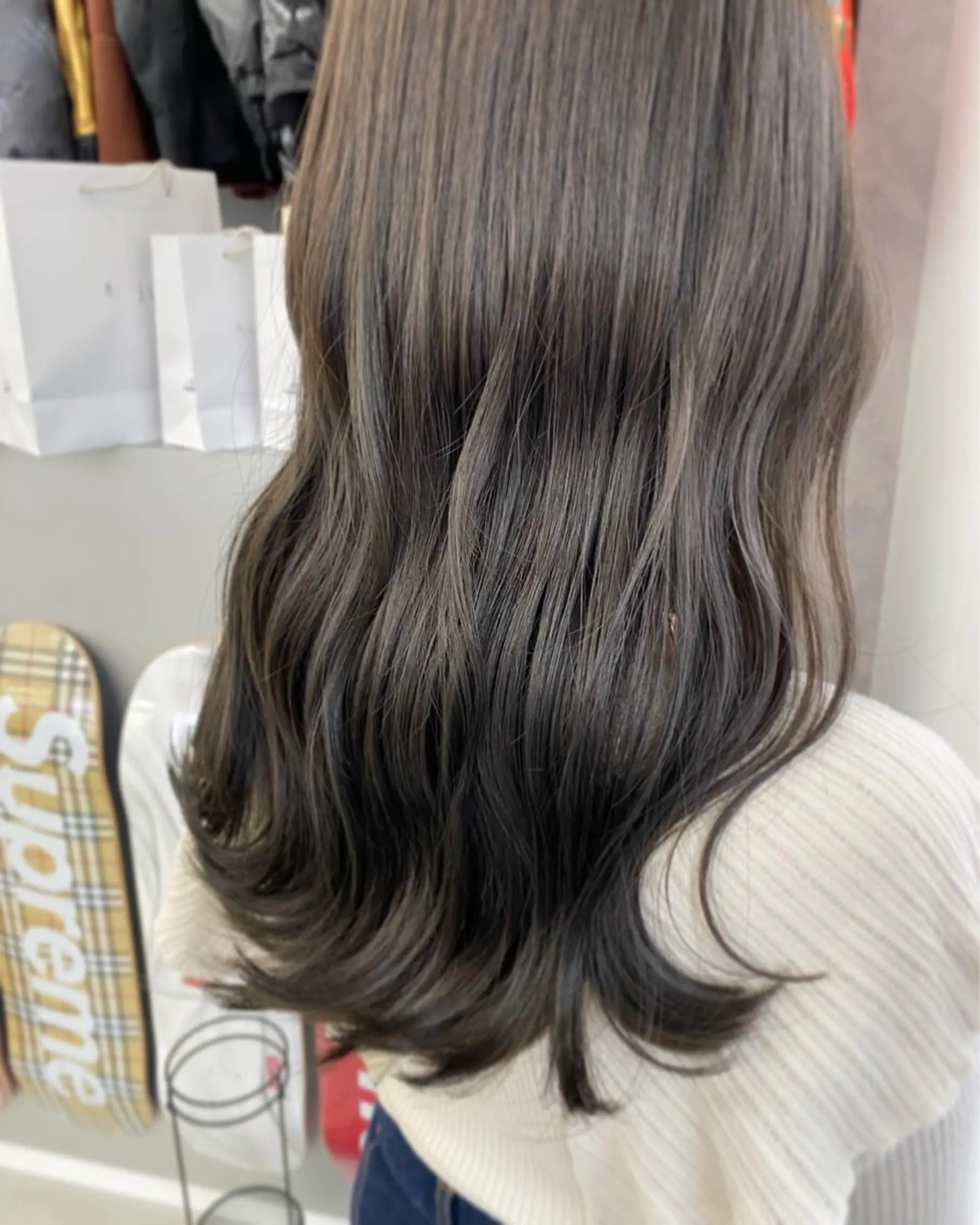 カラー MEMENTO YUZUのヘアスタイル