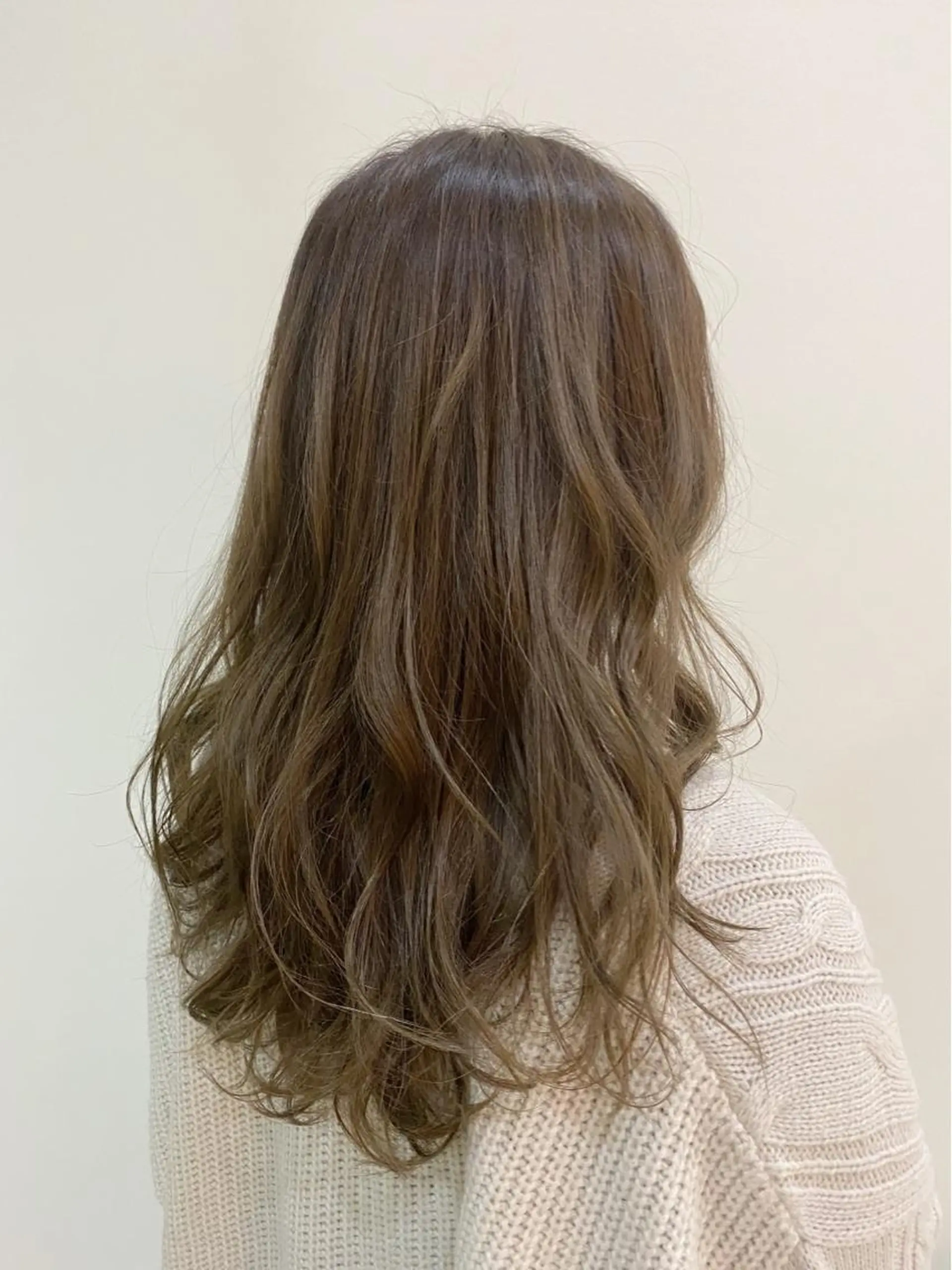 セミロング カラー ベージュカラー ハイライトカラー ハイトーンカラー ミルクティーベージュ 外国人風カラー 西山 雄基のヘアスタイル