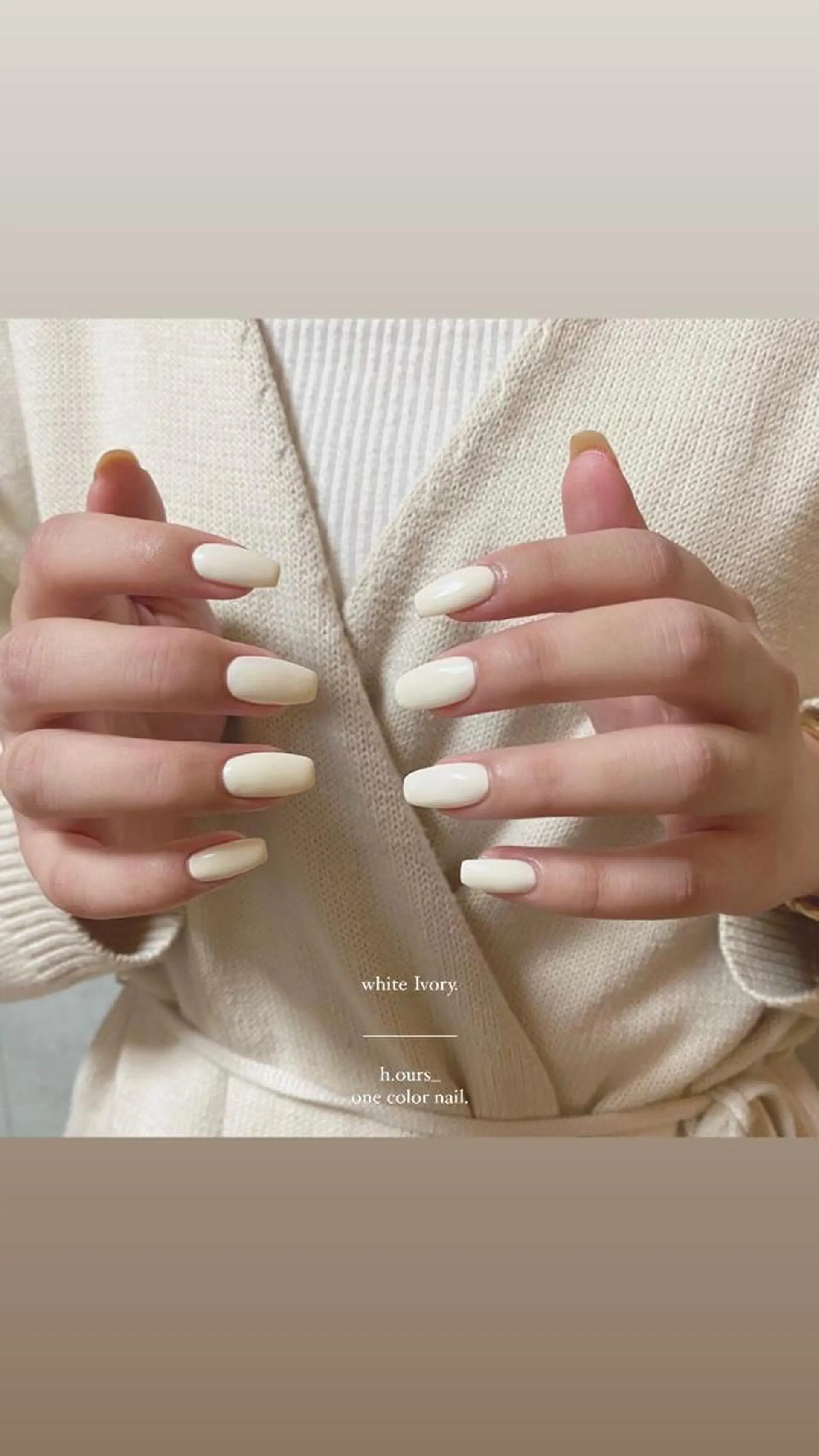 ネイル オフィスネイル ワンカラーネイル シンプルネイル ホワイト h.ours _のネイルデザイン