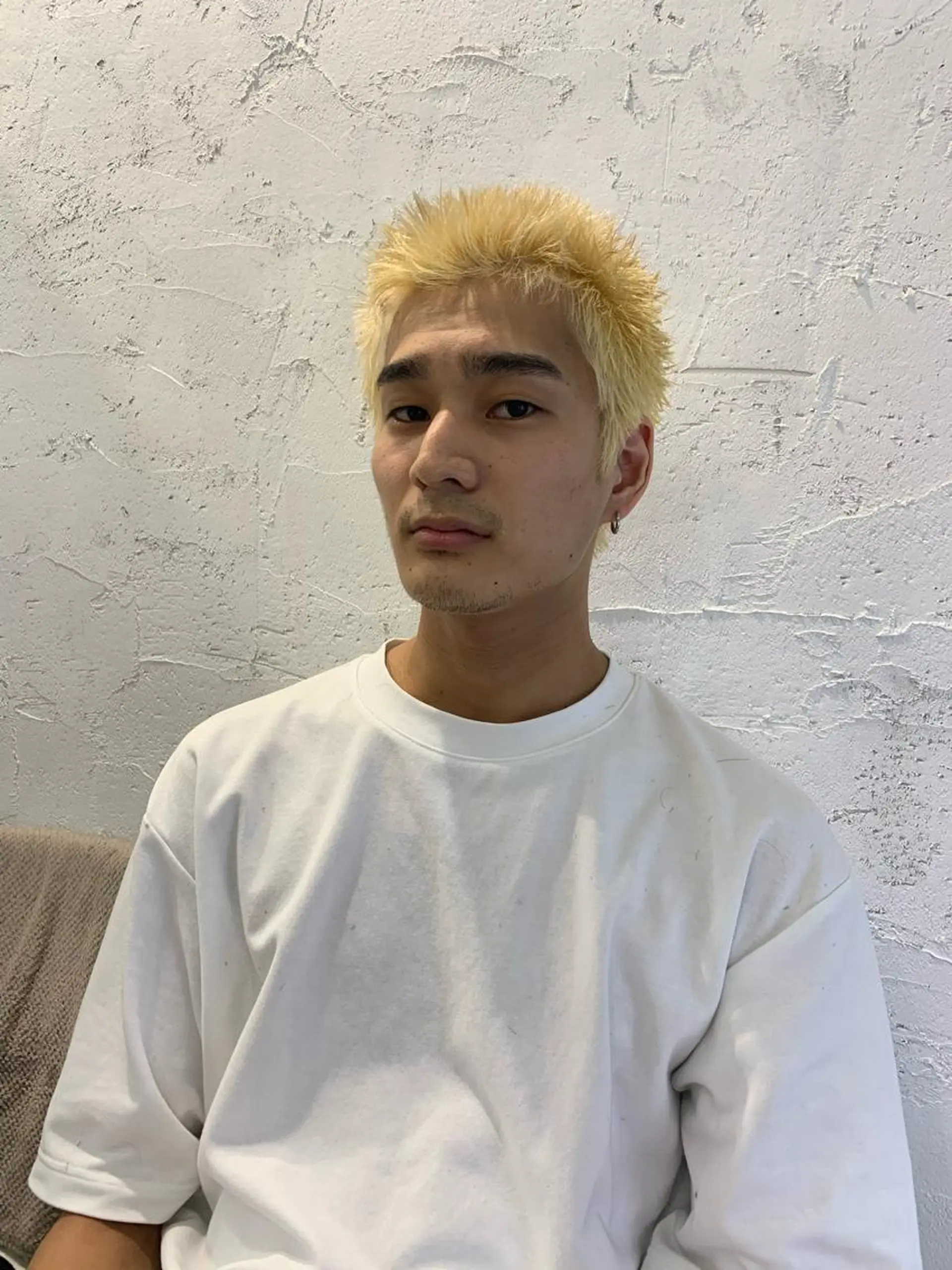 ショート カラー 抜きっぱなしブロンド fit /HONOKAのヘアスタイル