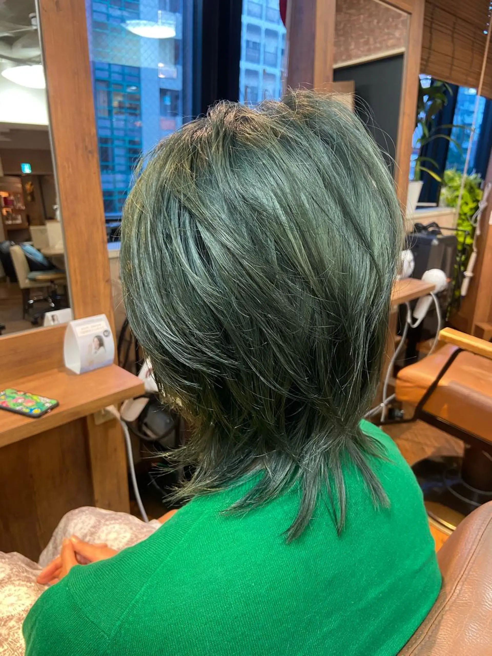 ミディアム カラー ブリーチ ウルフカット スローエイジング/ ダメージレス鈴木慎一のヘアスタイル