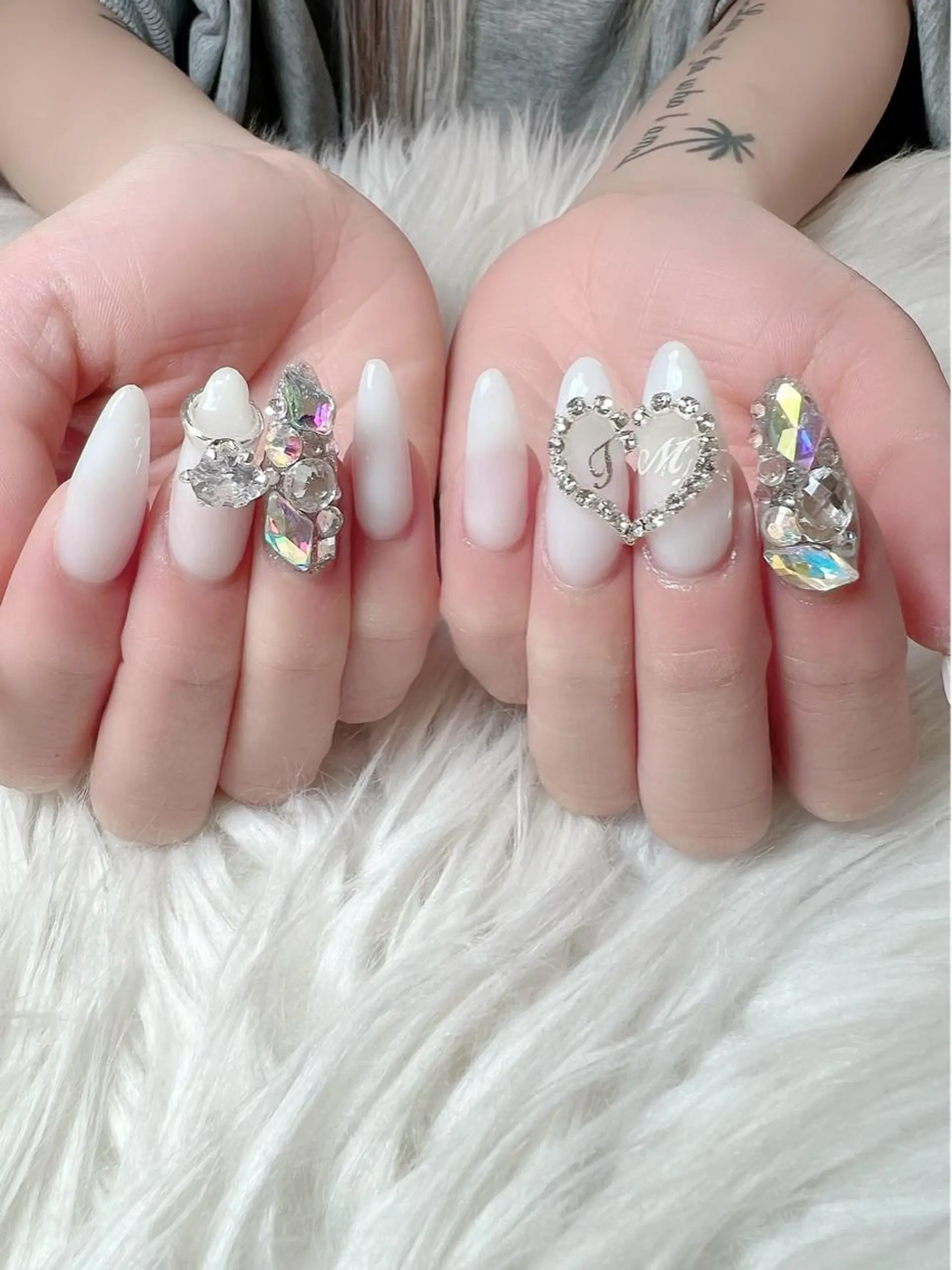 ネイル フラワーネイル ハート ハンドネイル シェヌネイル JURAのネイルデザイン