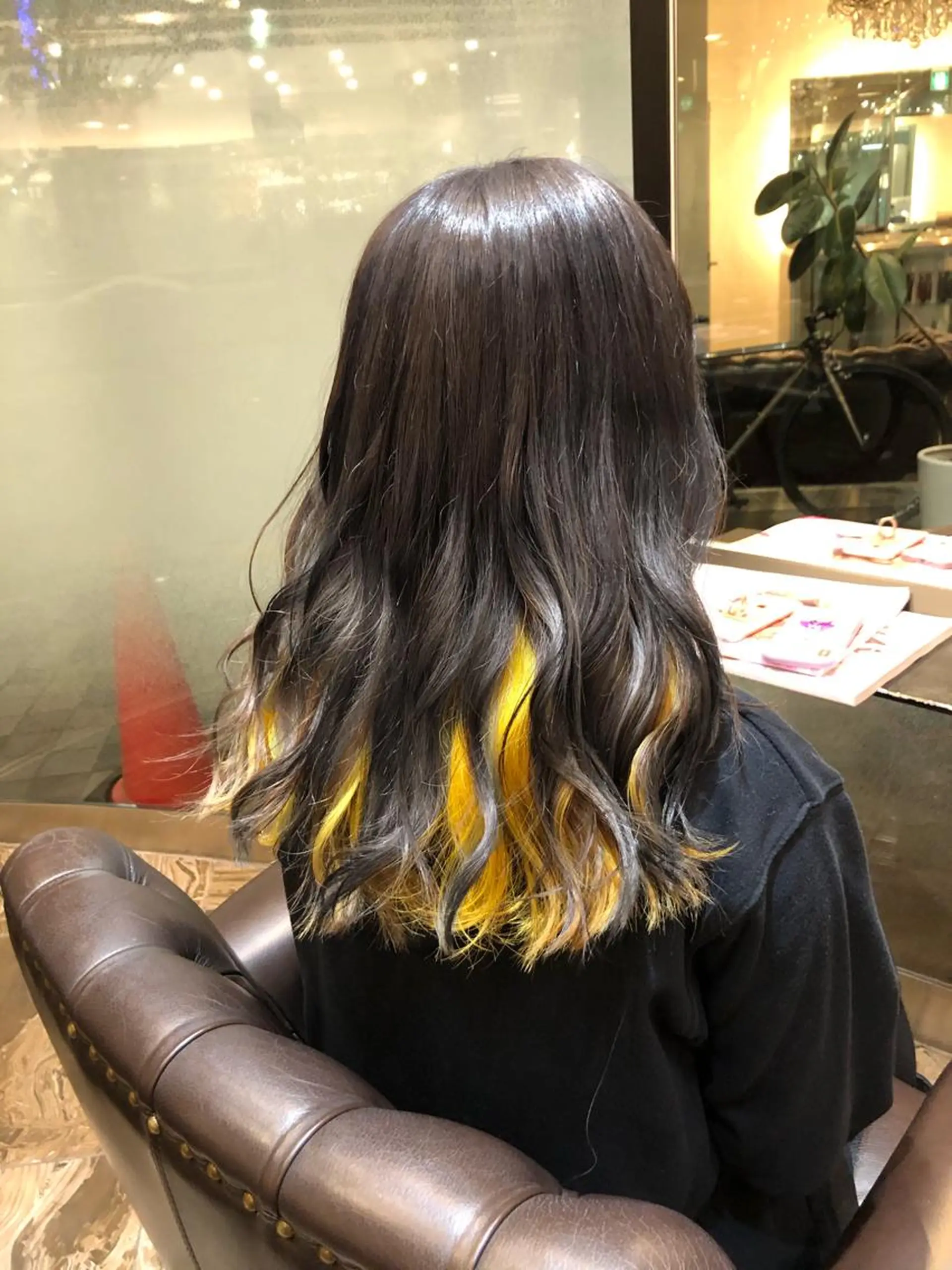 セミロング イエローカラー キノシタ ナオユキのヘアスタイル