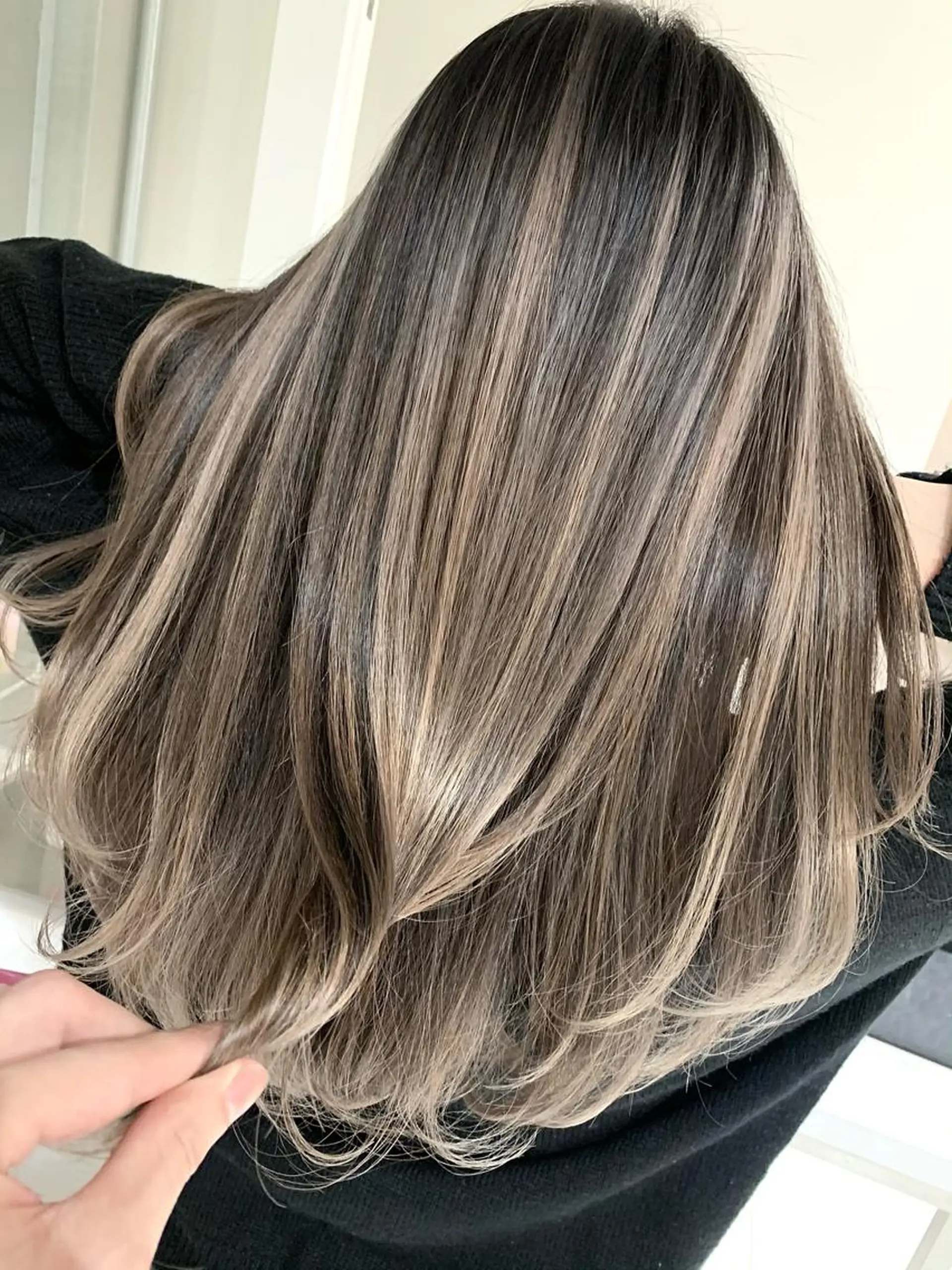 ロング カラー ベージュカラー グラデーションカラー ハイライトカラー くせ毛 外国人風カラー 阿部 圭悟のヘアスタイル