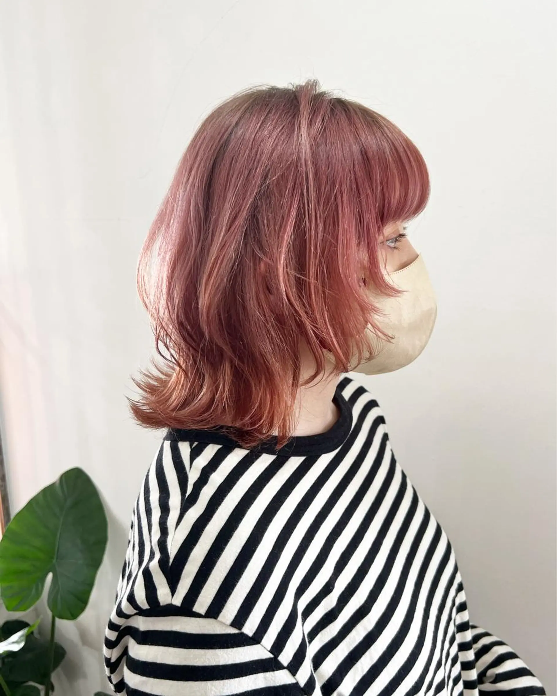 ミディアム カラー ベージュカラー ピンクカラー ピンクベージュ ウルフカット カット ヘアカラー トリートメント WATANABE MISAKIのヘアスタイル