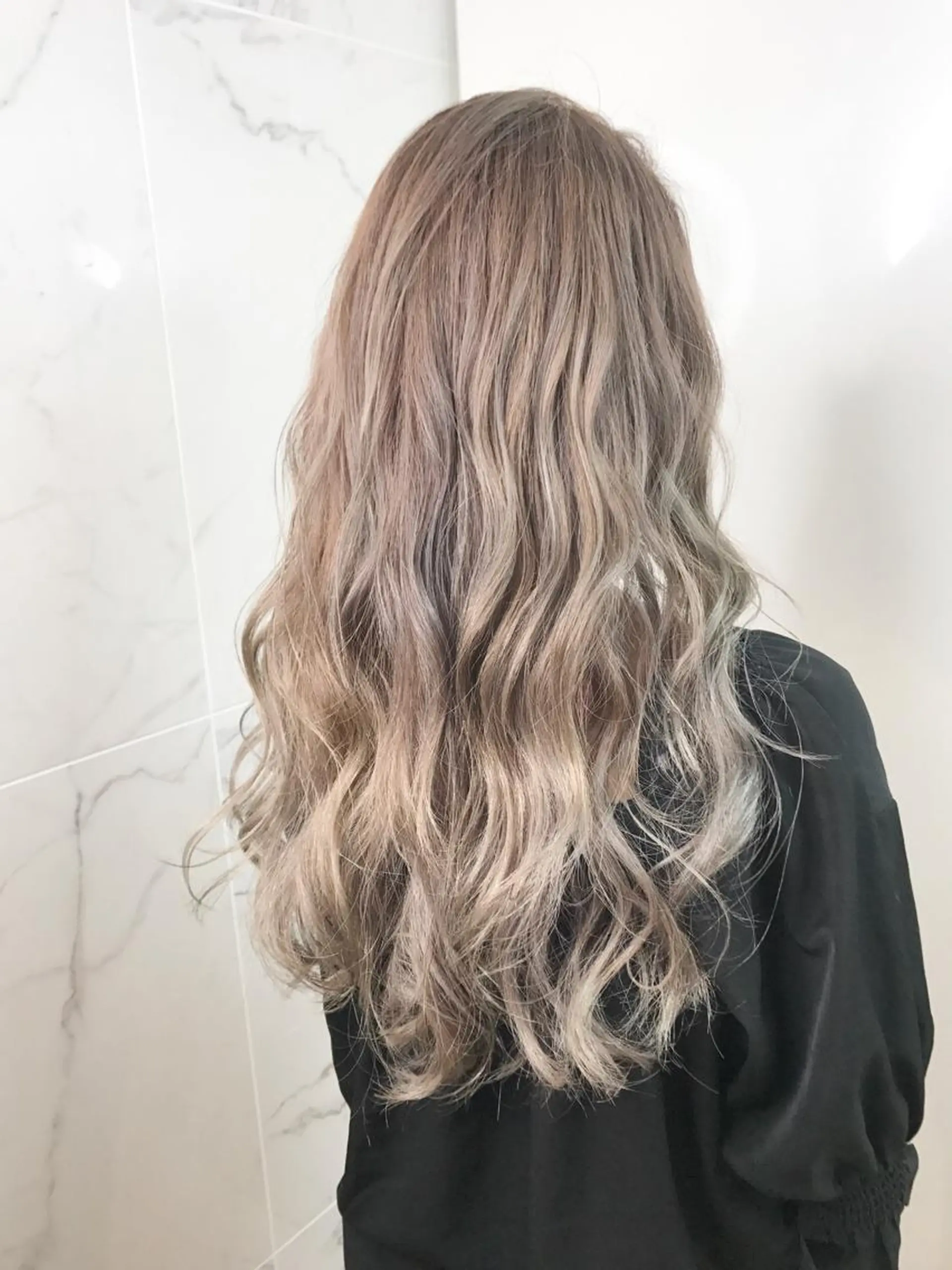 ロング カラー ヘアアレンジ ブリーチ ヘアカラー 今井 由佳のヘアスタイル