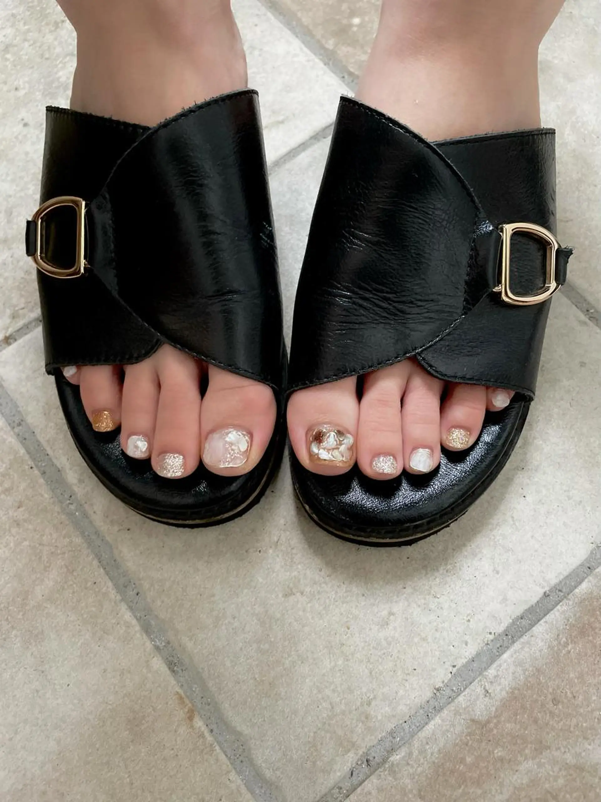 ネイル フットネイル ジェルネイル 韓国ネイル ラメ(グリッター) ニュアンスネイル 甲府市徳行 🧸prunelleのネイルデザイン