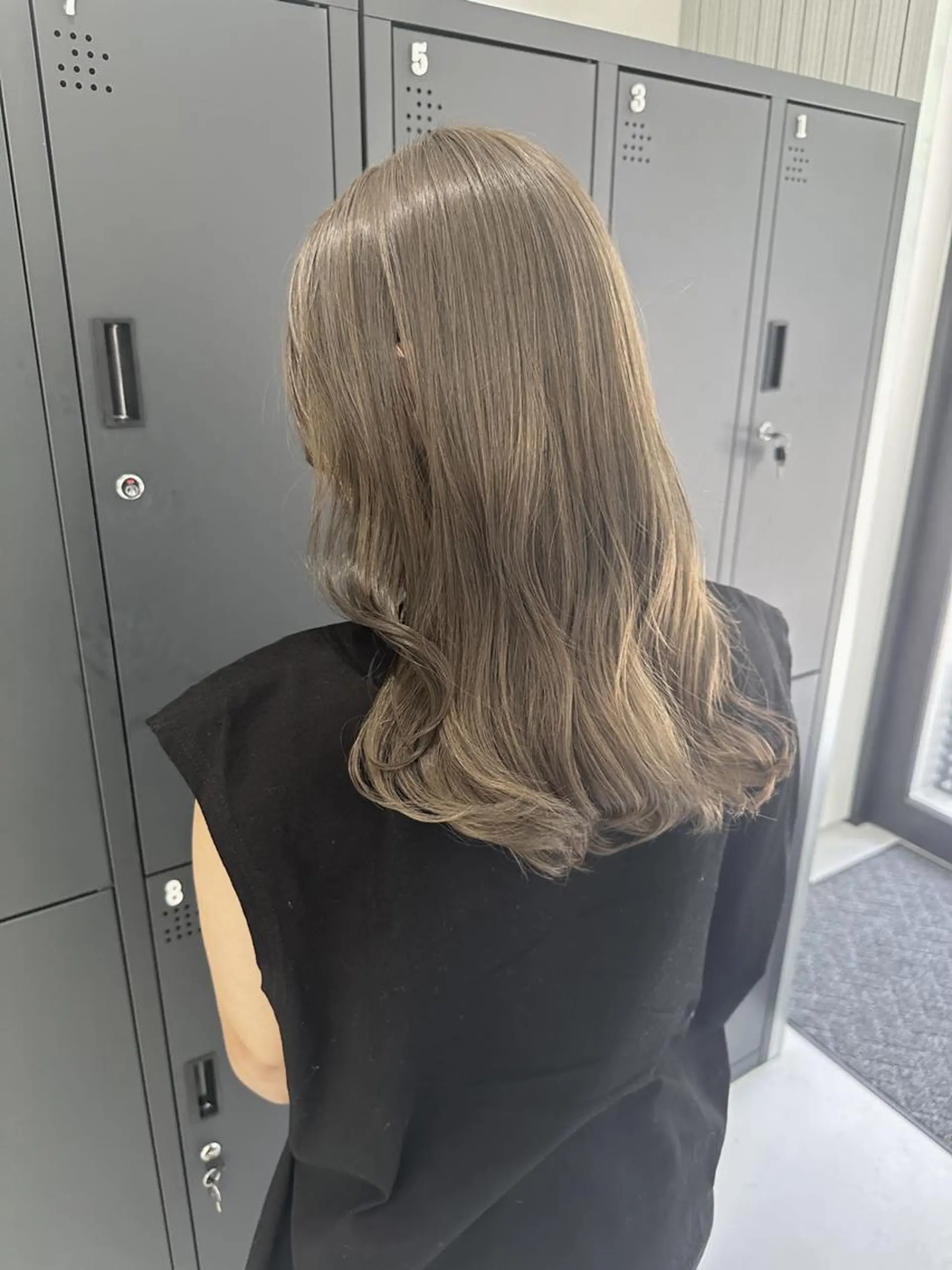 ロング カラー カット ヘアカラー トリートメント ベージュ/髪質改善 新潟/万代/井上佑のヘアスタイル