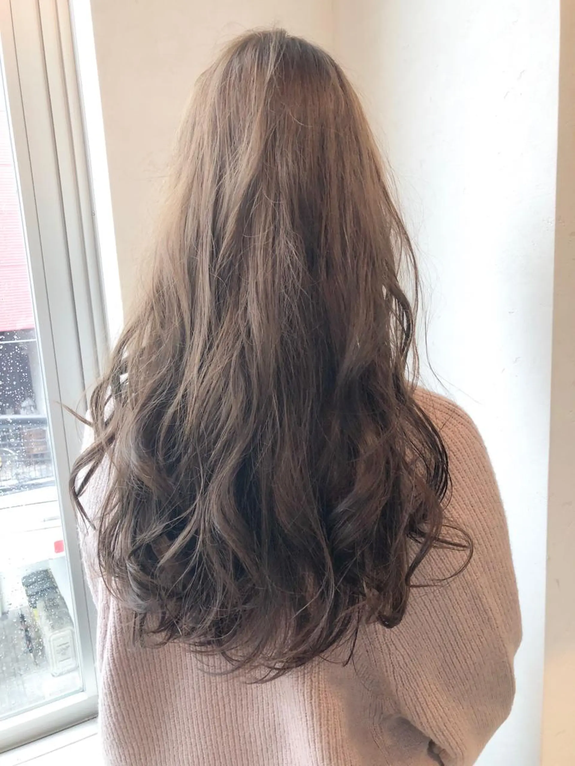 ロング カラー ベージュカラー ヌーディベージュ TOWA 野村　コウダイのヘアスタイル