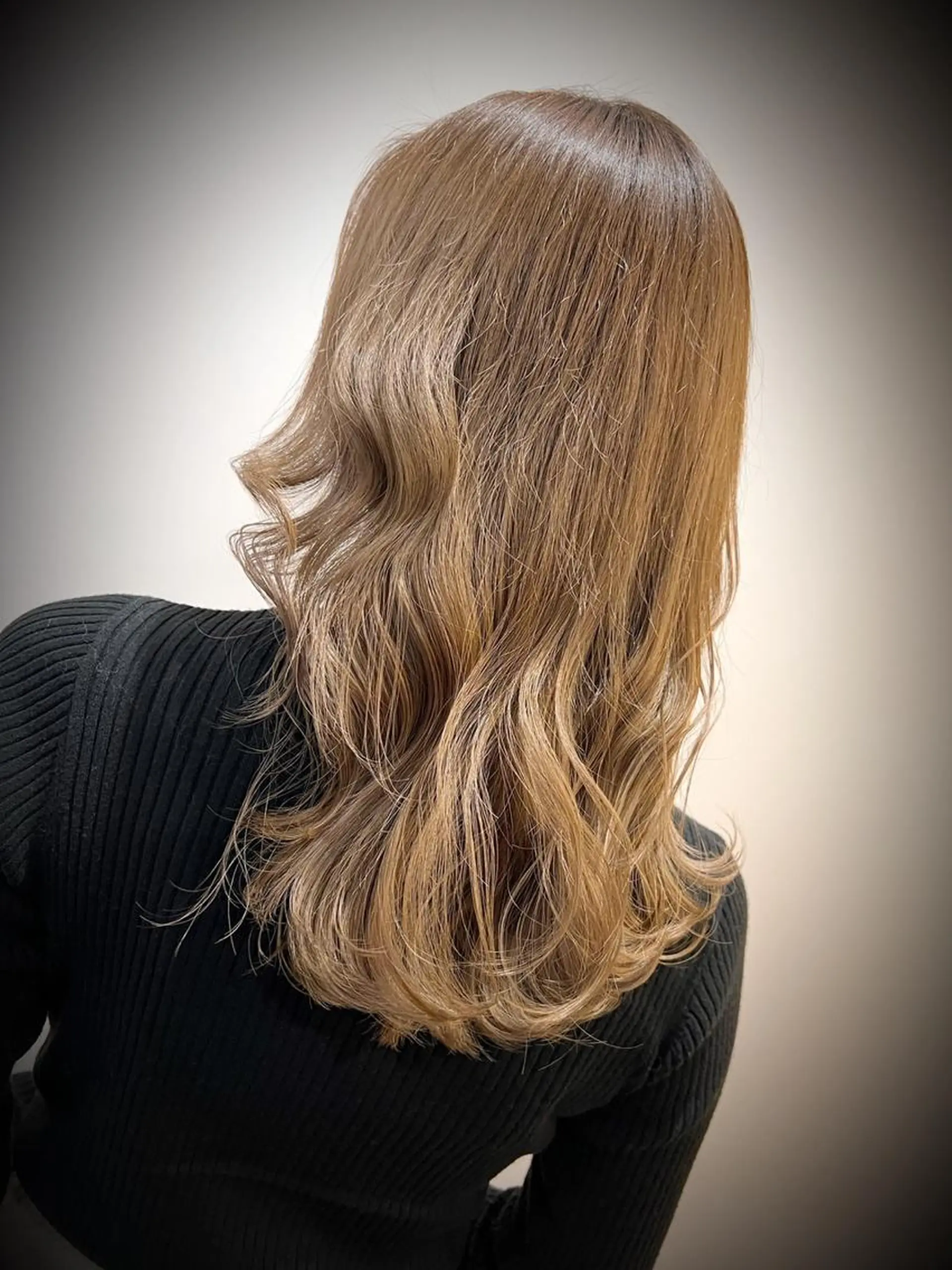 カラー ベージュカラー ミルクティーベージュ ヘアカラー トリートメント 守屋 智紀のヘアスタイル