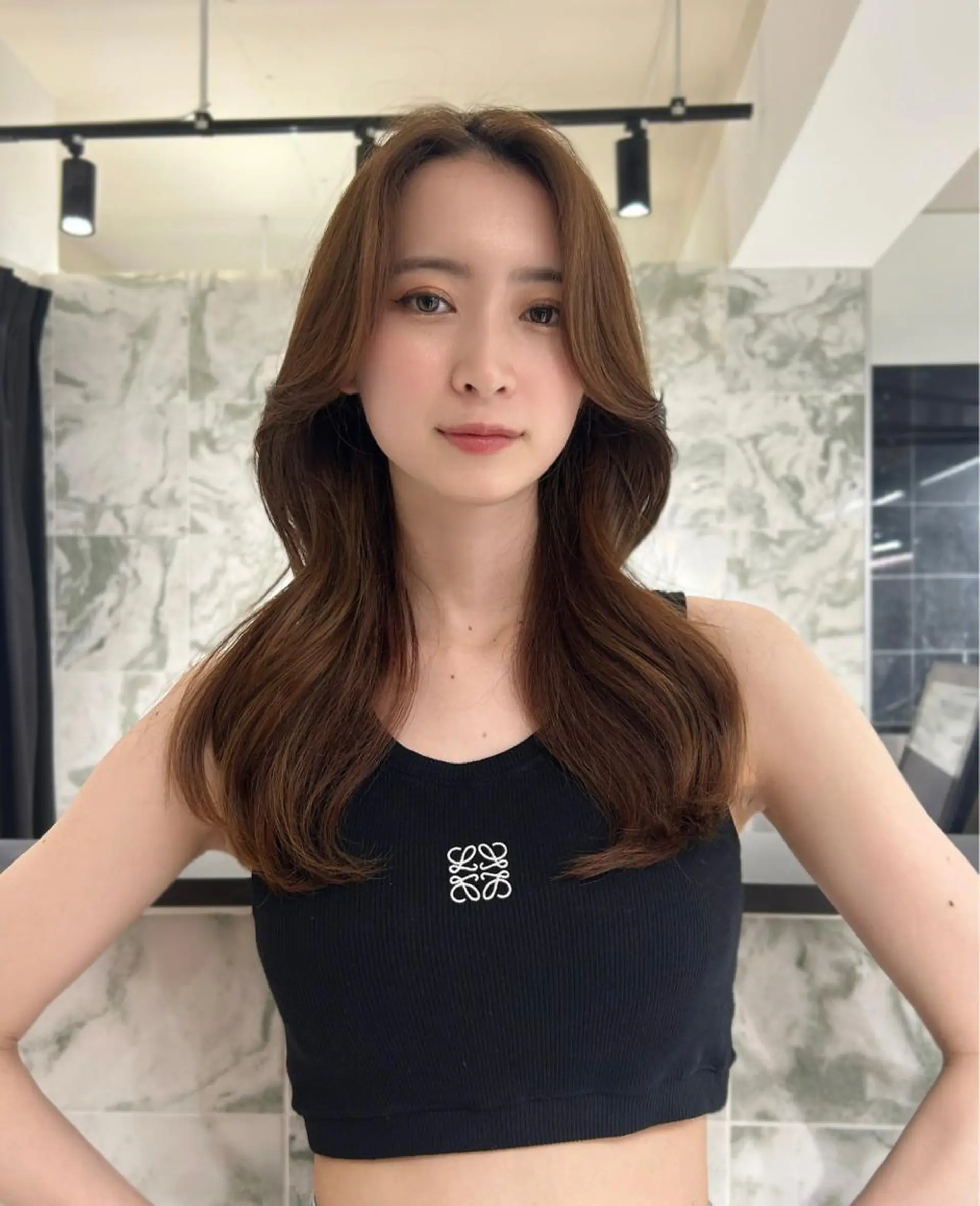 ロング くびれヘア 韓国風ヘア レイヤーカット LEVIJU hair所属・韓国ヘア🕊村上 ののこ🕊のヘアスタイル