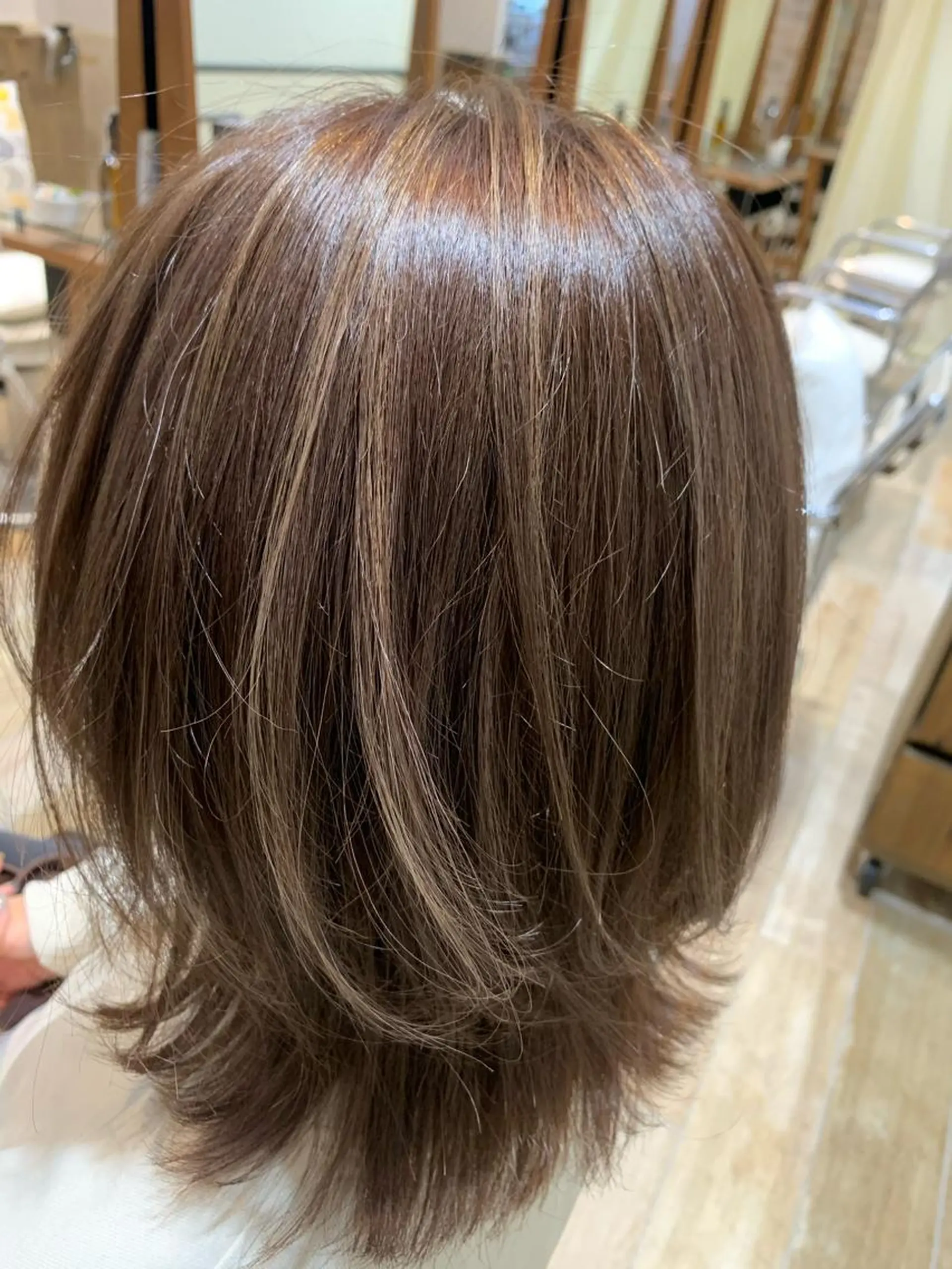 ミディアム カラー ブリーチ ハイライトカラー ハイライト neolive emのヘアスタイル