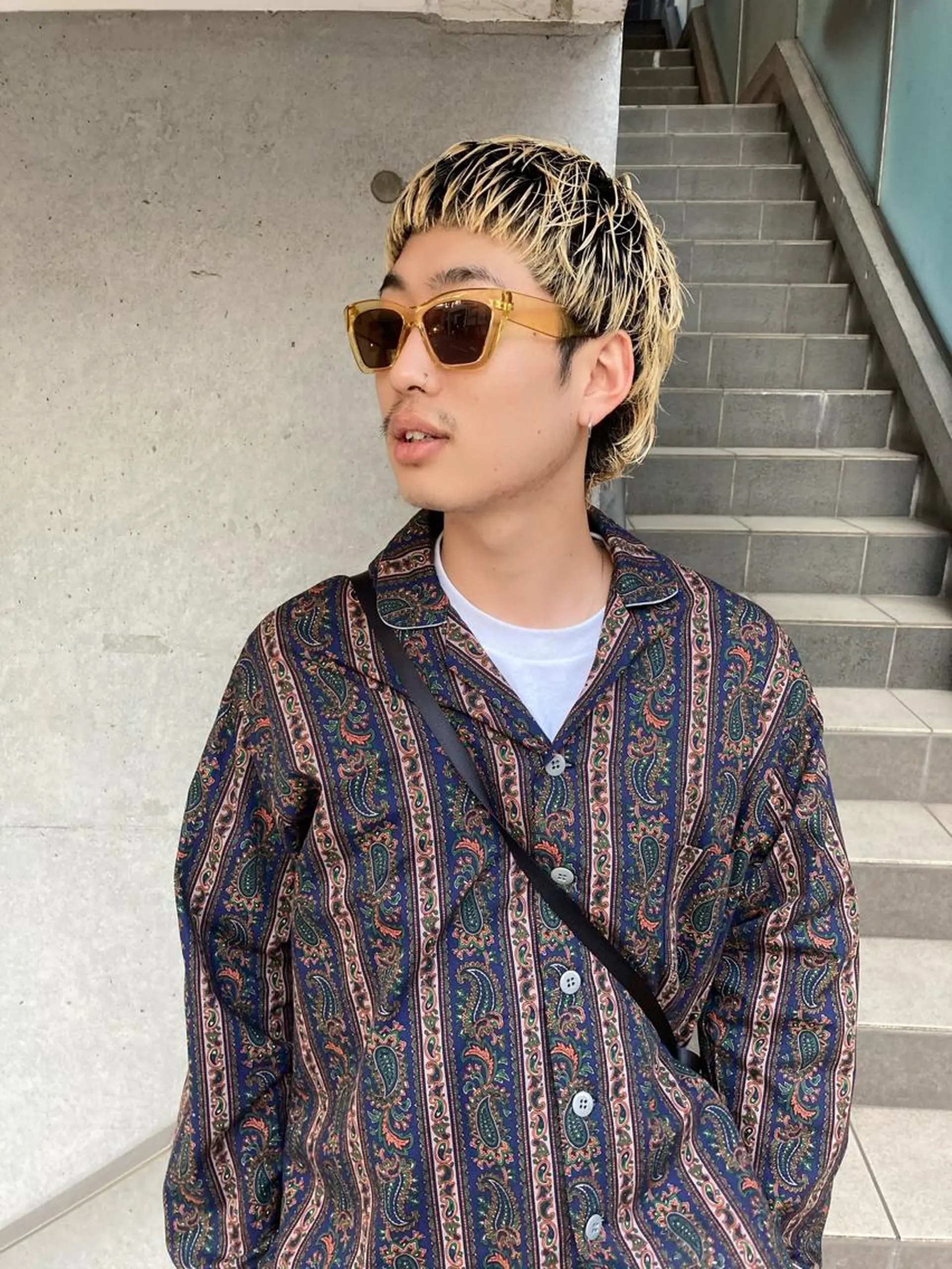 カラー メンズ 顔まわりレイヤー デザインカットのヘアスタイル