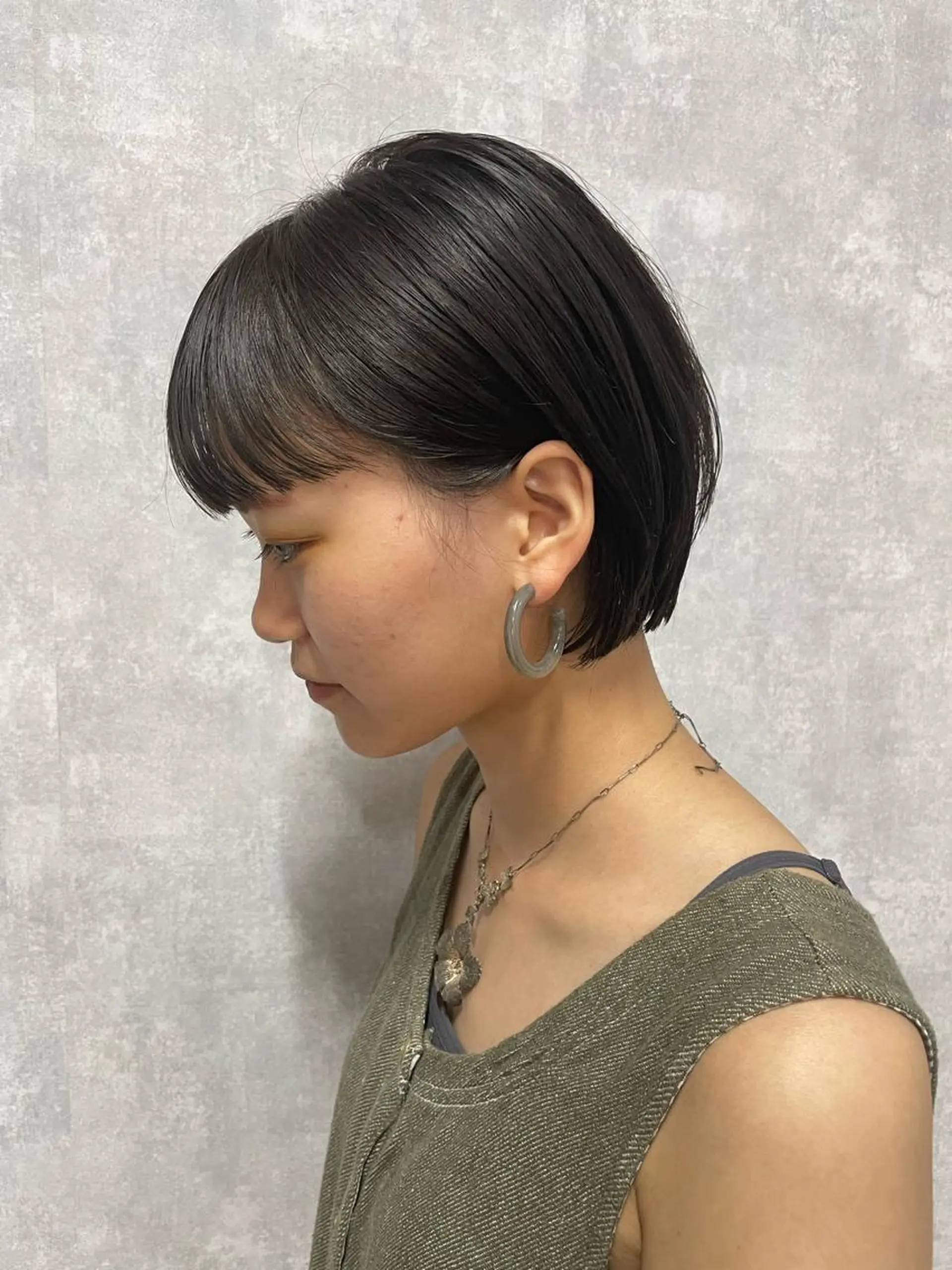 ショート 切りっぱなしボブ ショートボブ ハンサムショート 丸みショート アッシュ モテ髪/ボブ/ショー ト/アダチフウトのヘアスタイル
