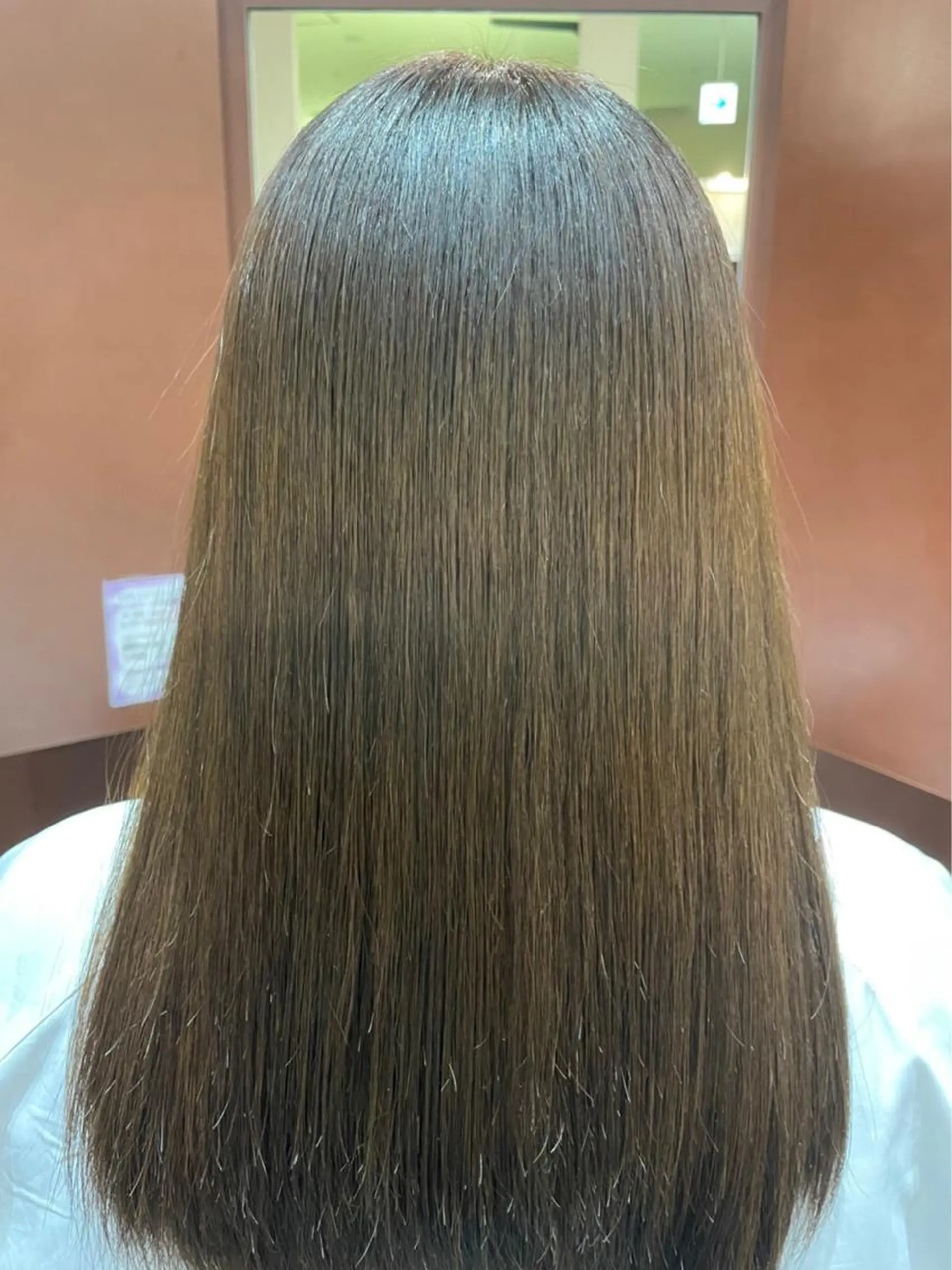 カラー グレージュ 井上 真里奈のヘアスタイル