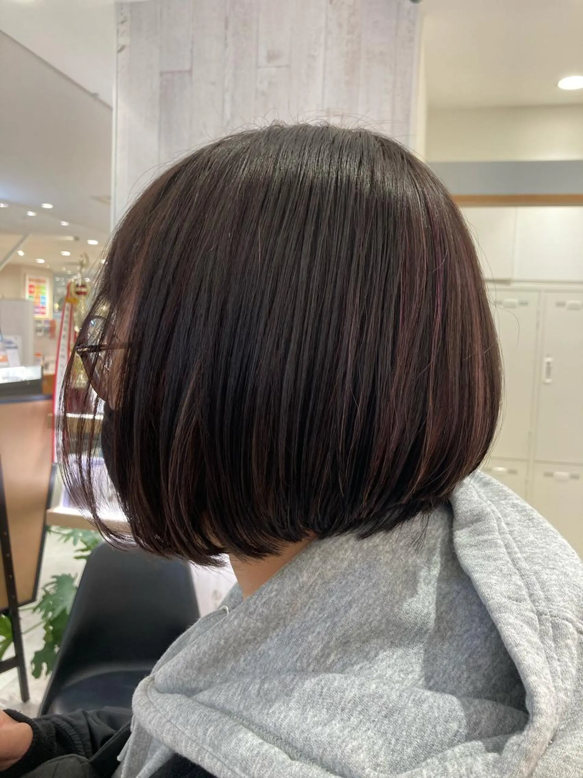 ミディアム cyan SANAMIのヘアスタイル