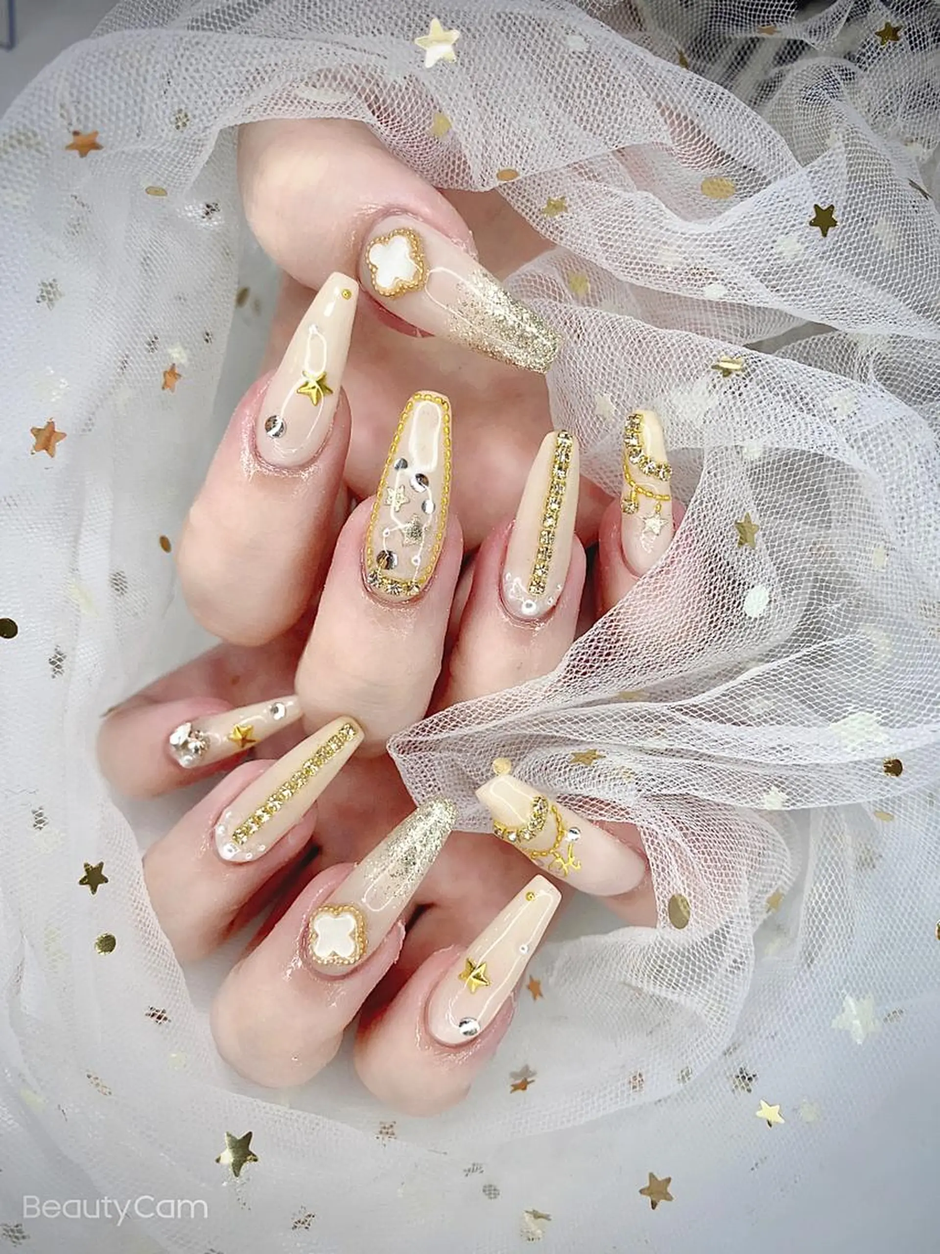 ネイル I-nailロング /ワンホン/キラキラのネイルデザイン