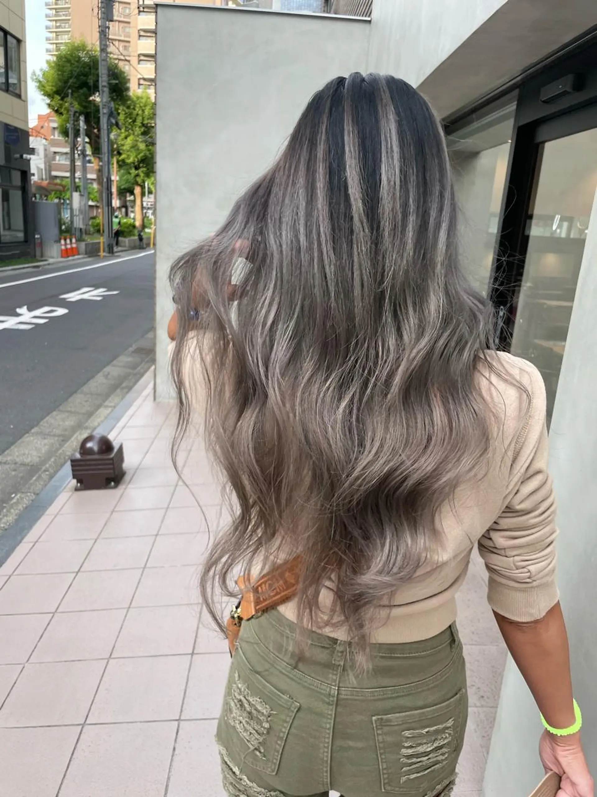 ロング レイヤーカット ヘアカラー 冨岡 祐太郎✂️のヘアスタイル