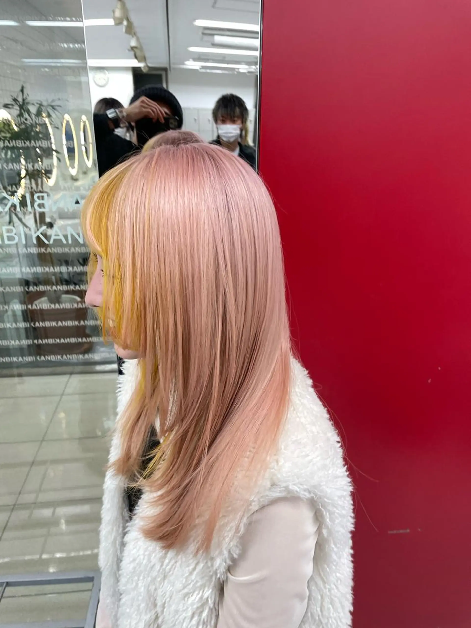 ロング カラー ピンクカラー ホワイトピンク イエローカラー Merlyosaka 早川未来のヘアスタイル