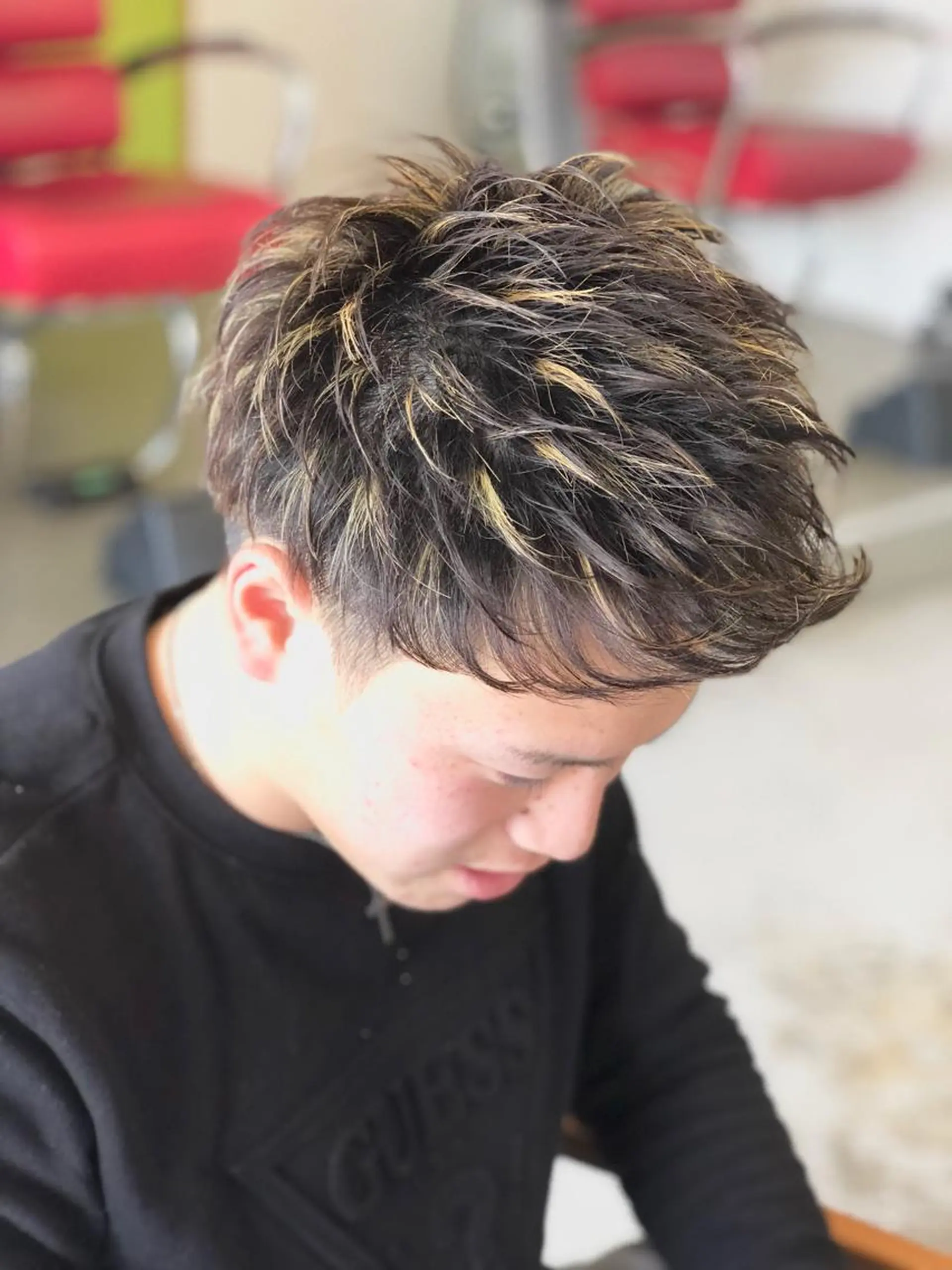 ショート カラー メンズ アップバング メンズハイライト メンズメッシュ ハイライトカラー メッシュ カット ヘアカラー Bro所属・佐藤 輝幸のヘアスタイル