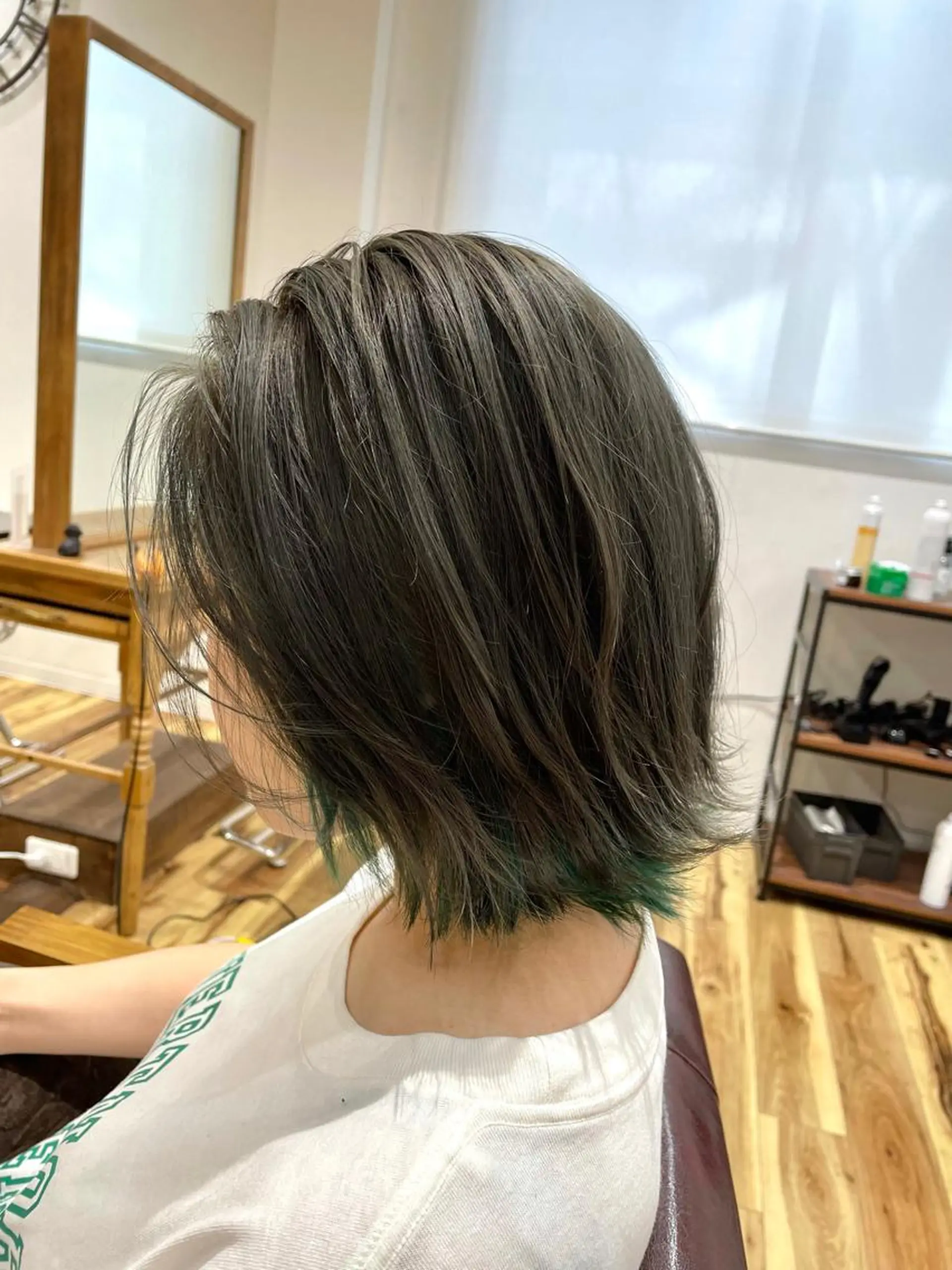 ミディアム カット ヘアカラー トリートメント YASUHIRO グレージュ/メンズのヘアスタイル