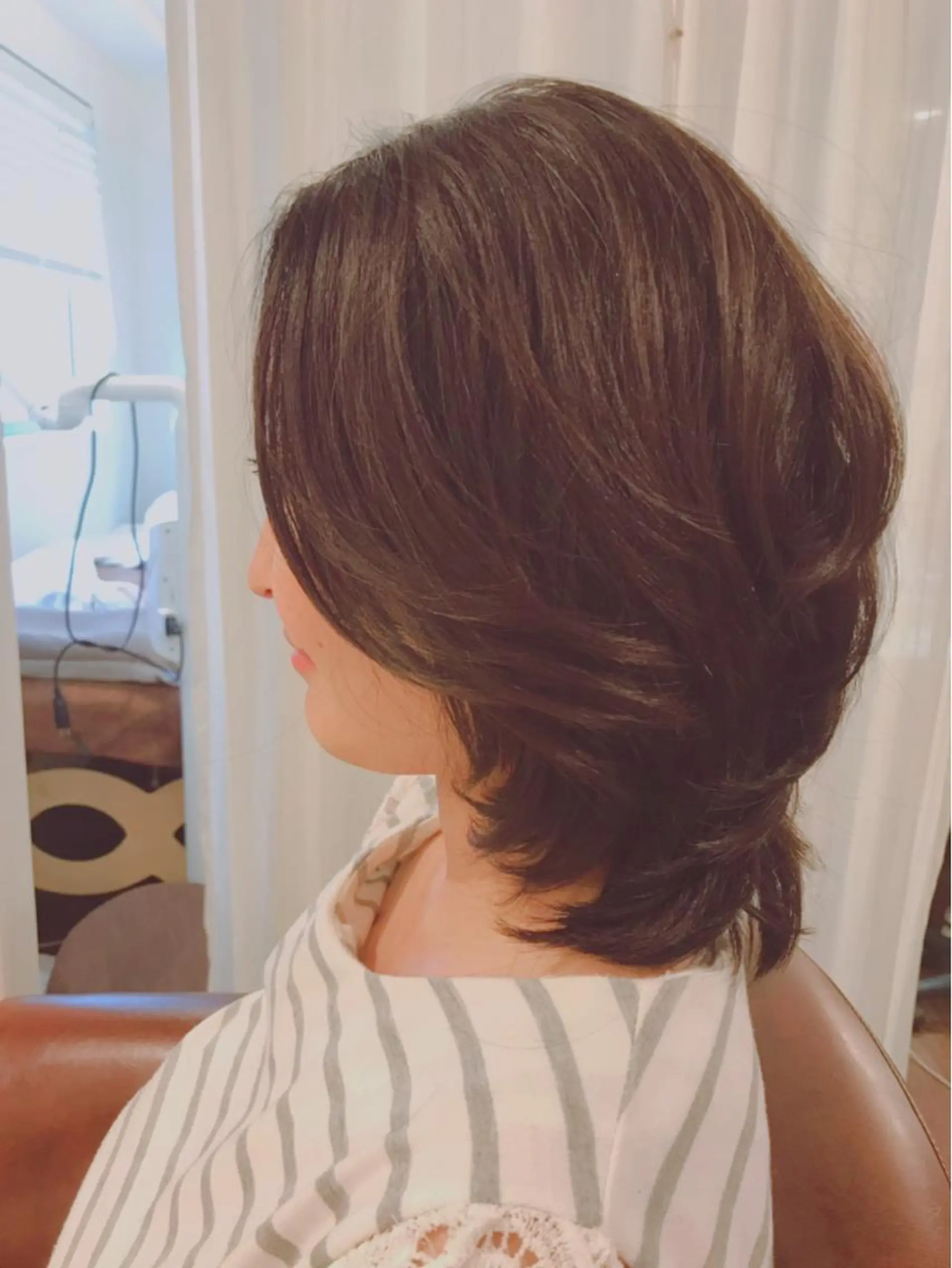 ミディアム ウルフカット ヘアカラー 🌈elua yukaのヘアスタイル