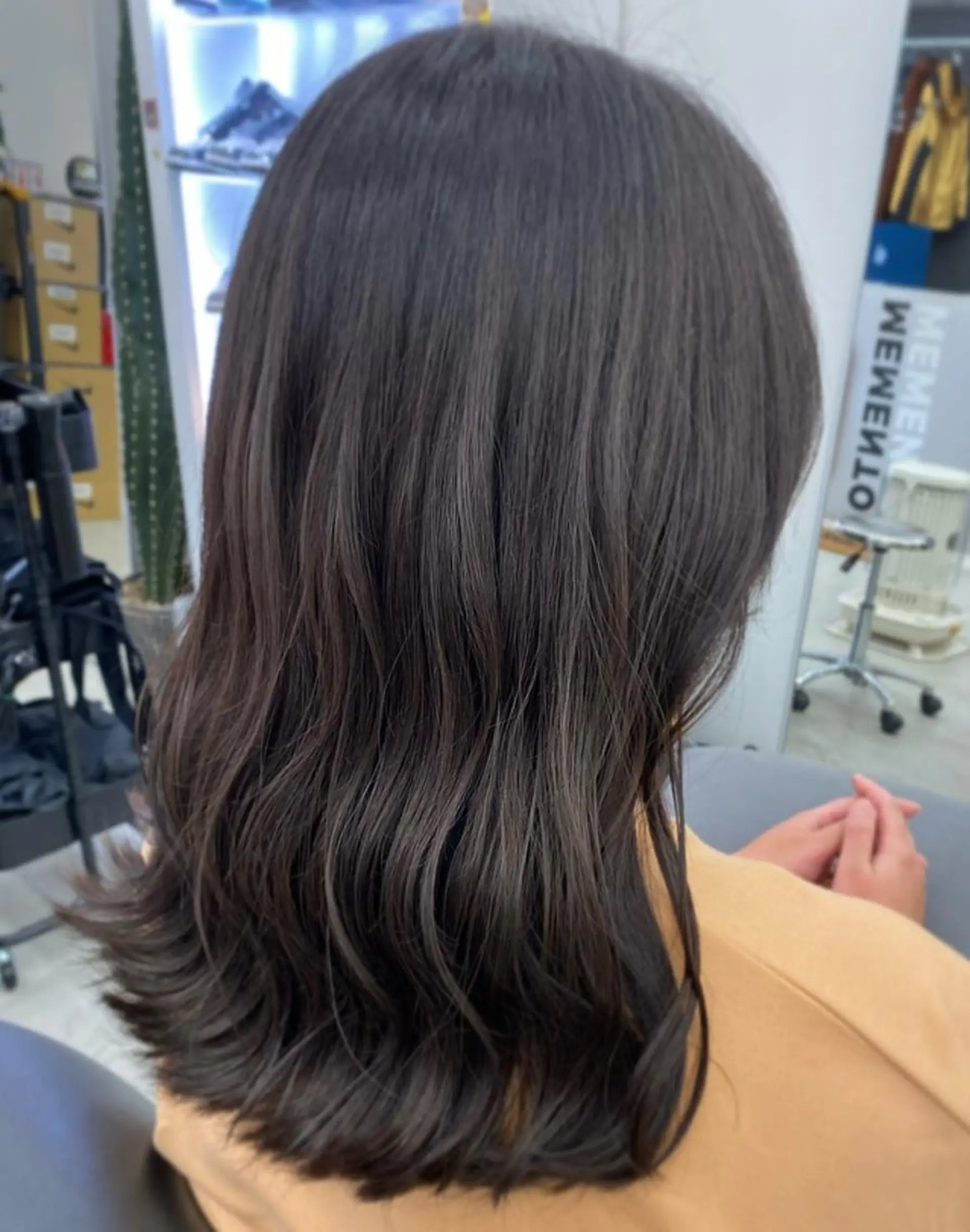 カラー MEMENTO YUZUのヘアスタイル