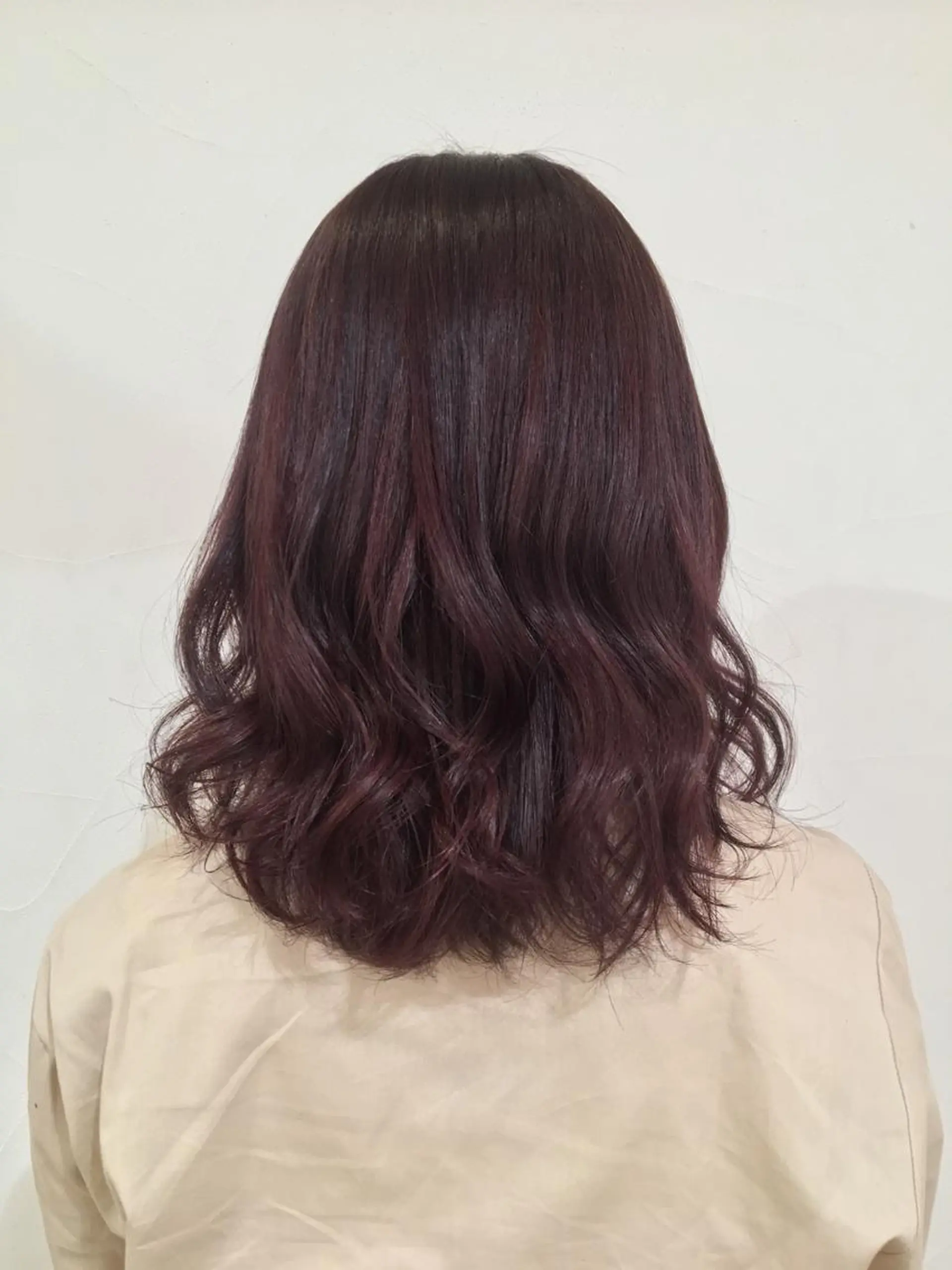 セミロング カラー 乳井 悠香のヘアスタイル