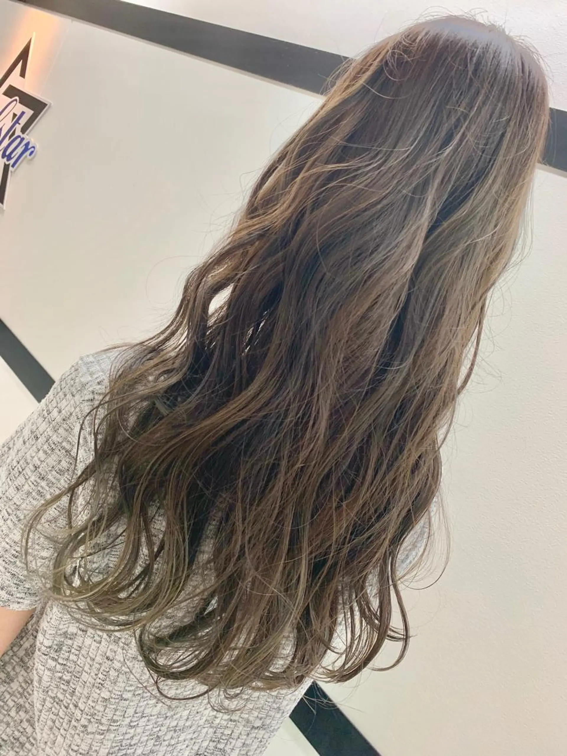 カラー Itsuki .のヘアスタイル