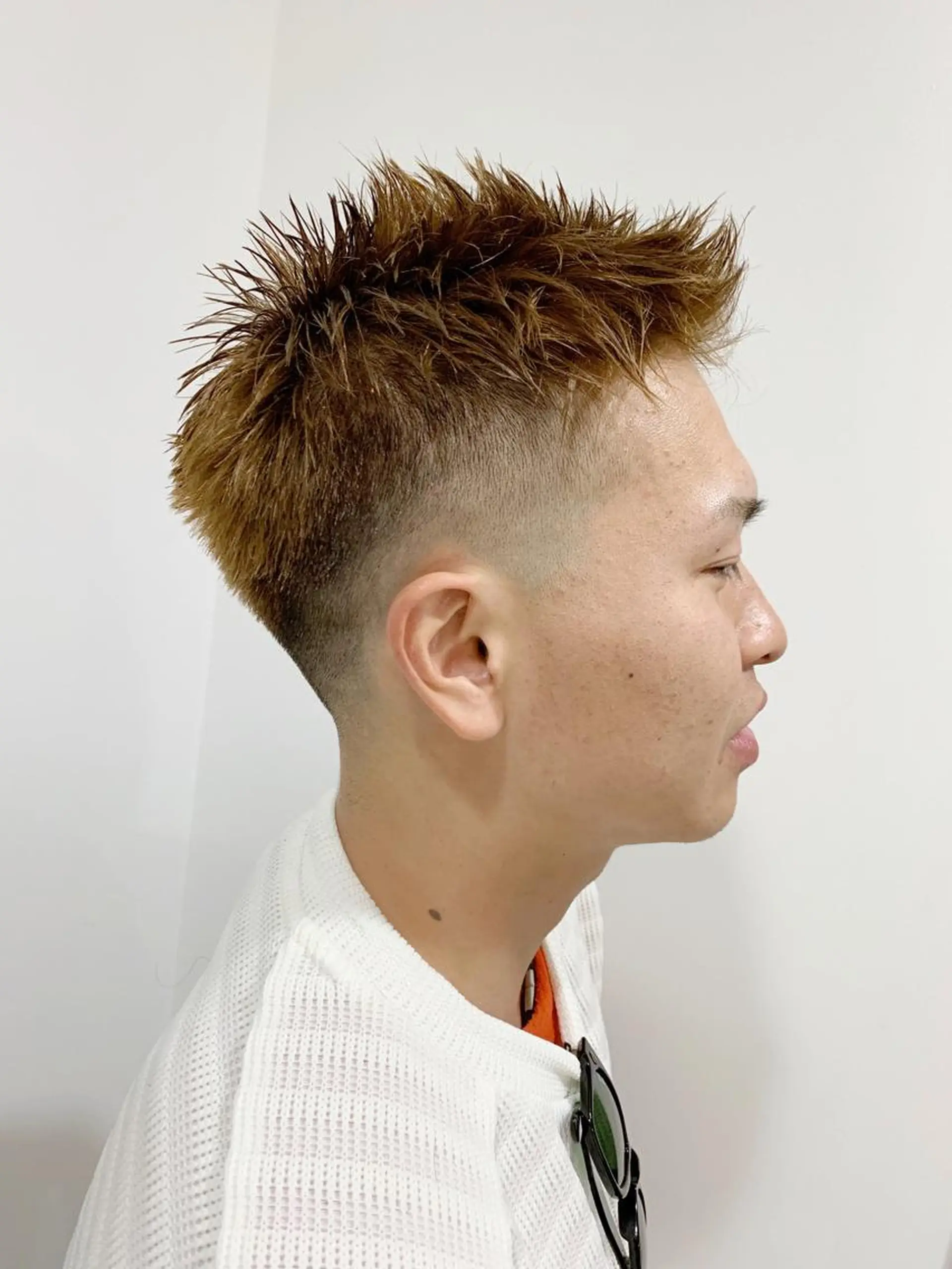 ショート メンズ フェードカット 佐藤 ナルトのヘアスタイル