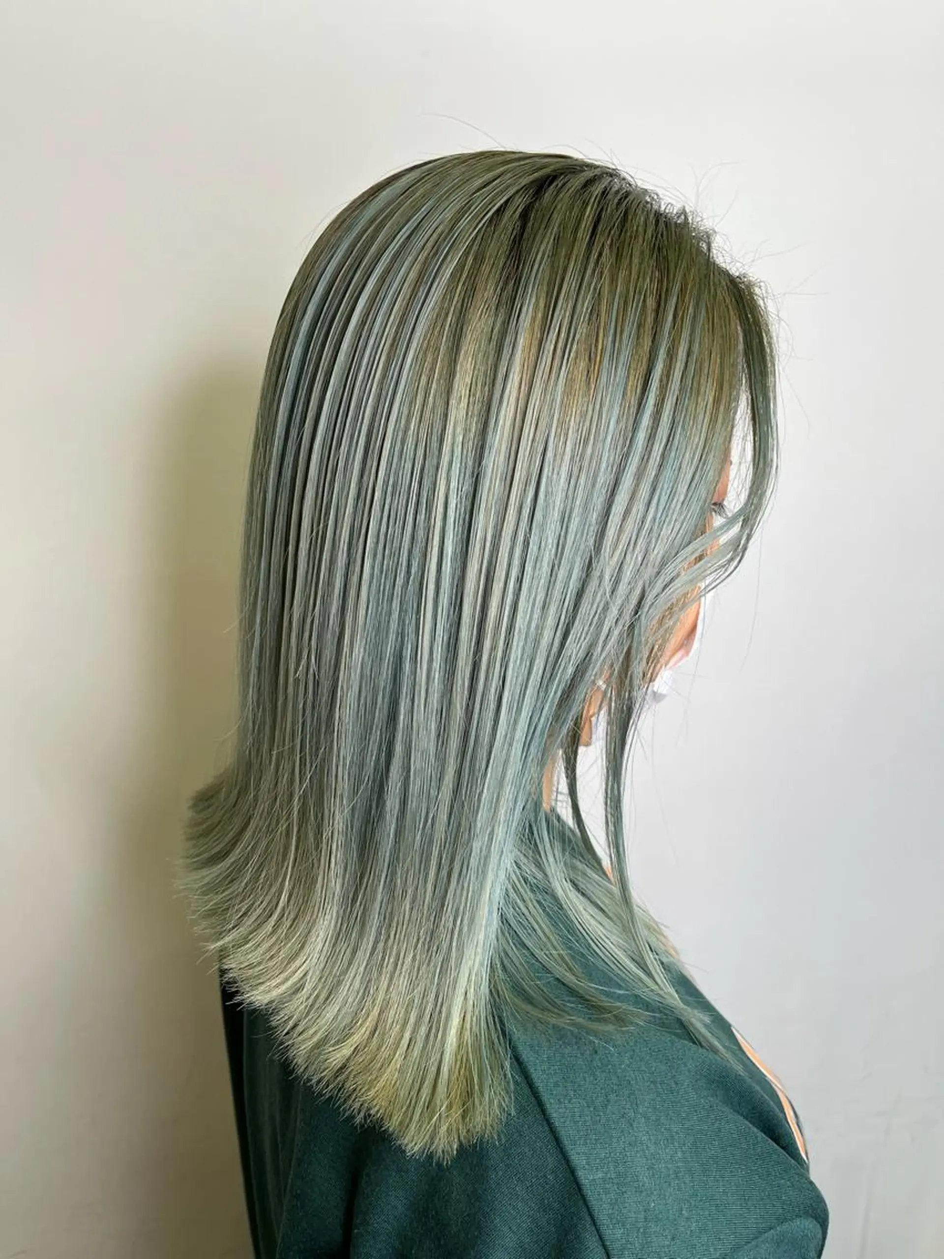 ミディアム カラー ヘアカラー トリートメント 斉藤 翔平のヘアスタイル