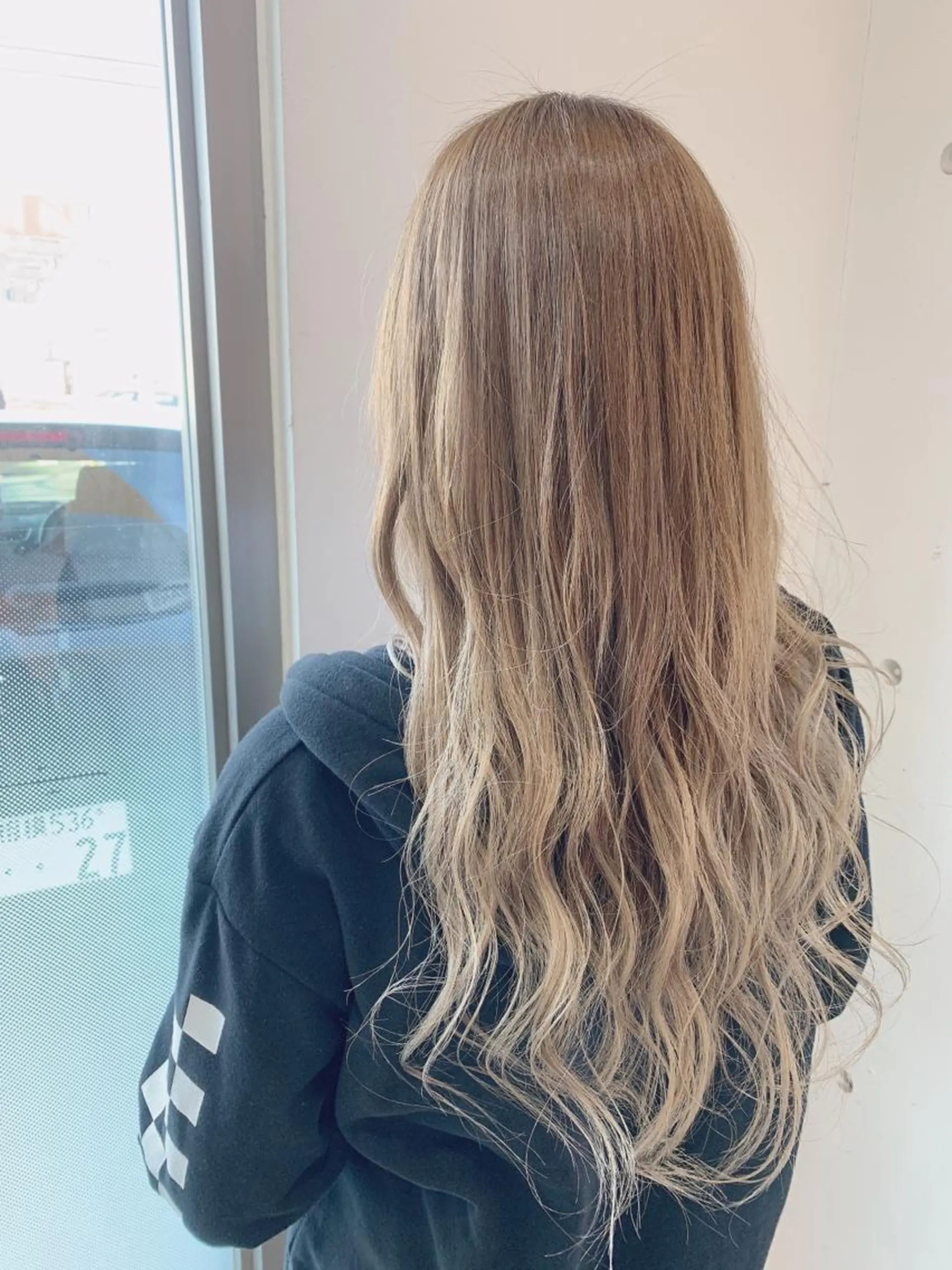 ロング カラー 白髪ぼかしハイライト 柳川拓哉のヘアスタイル