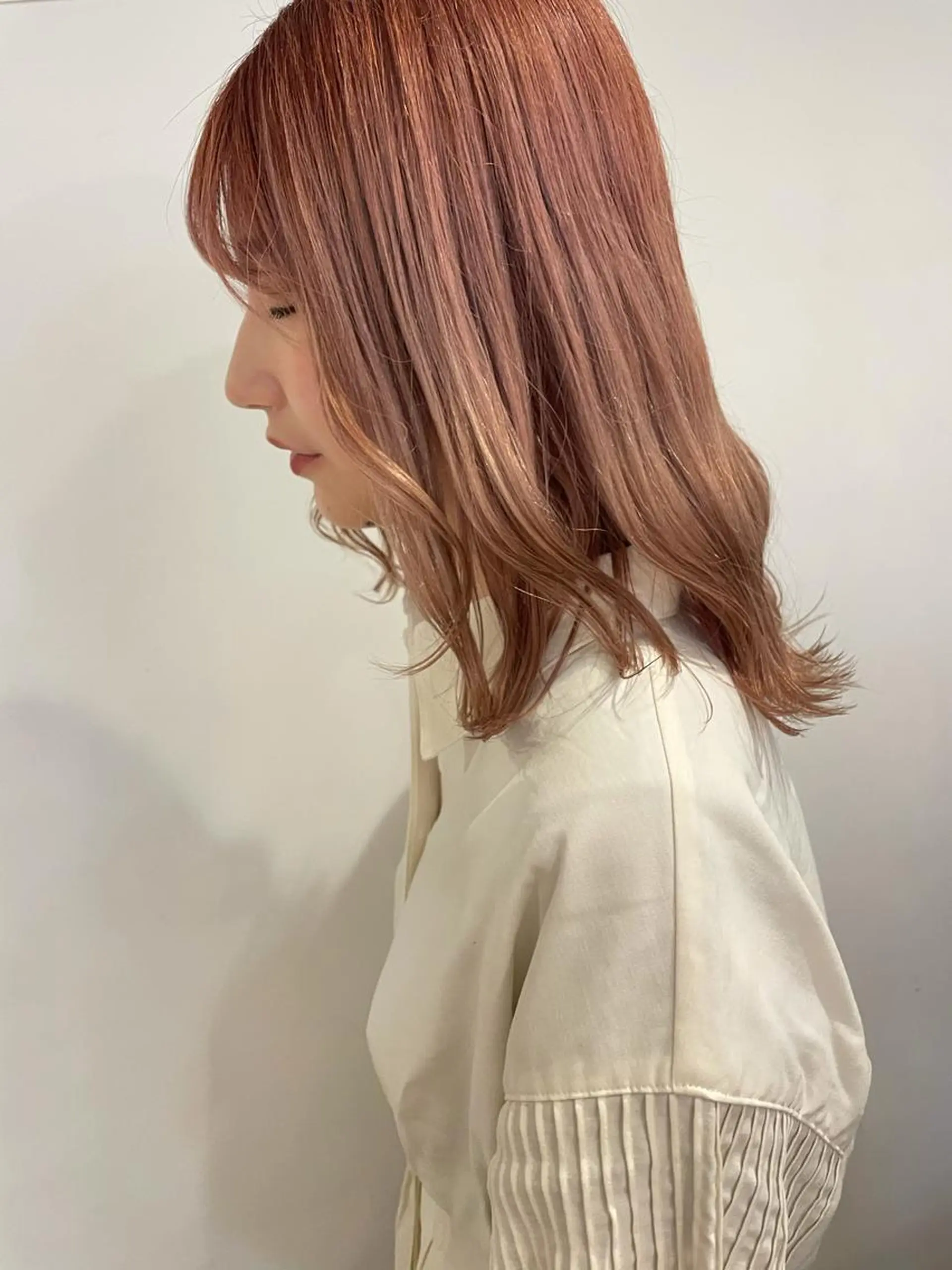 セミロング カラー 佐藤 永夏のヘアスタイル