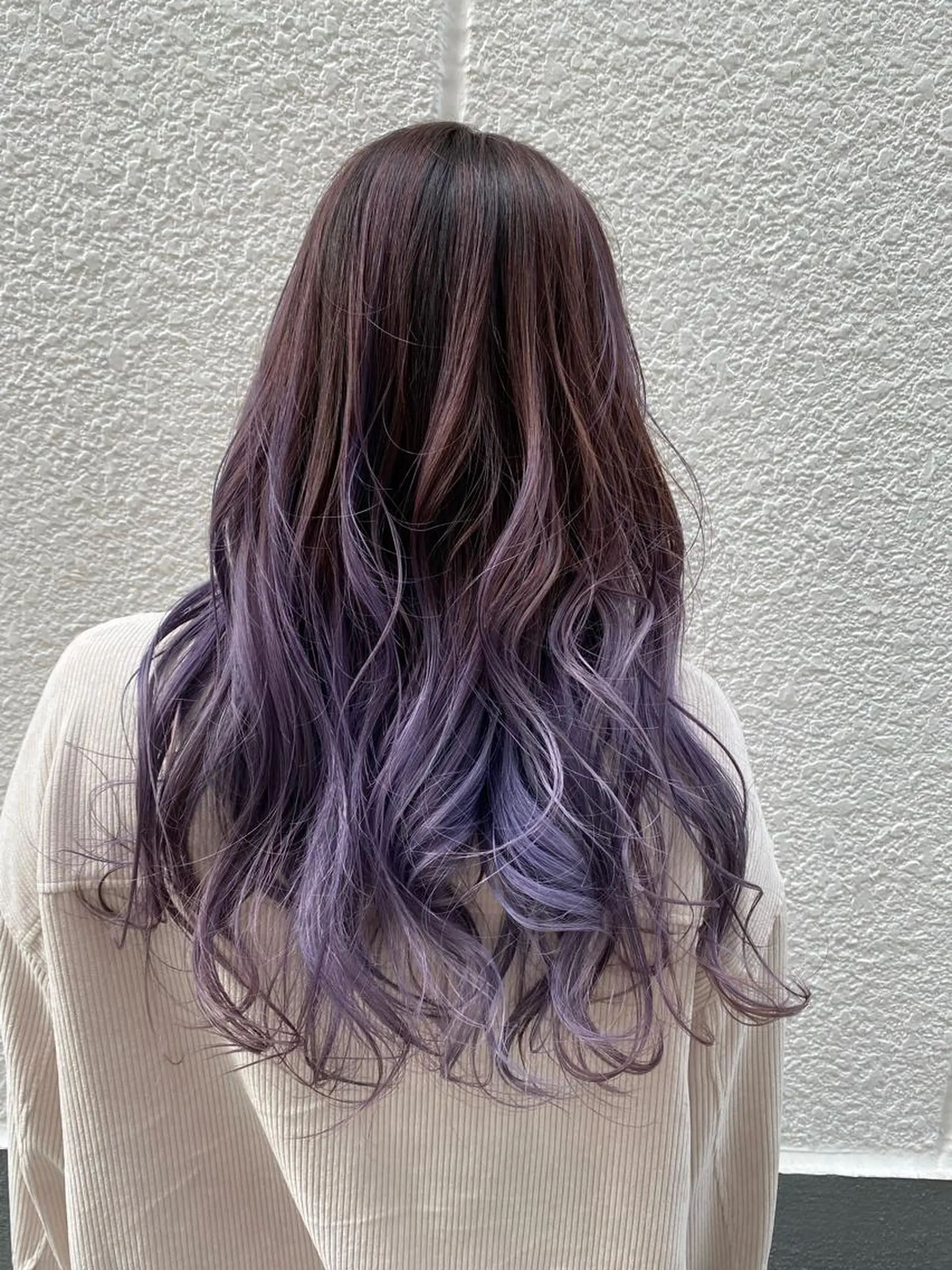 セミロング パープルカラー 若山 敦のヘアスタイル